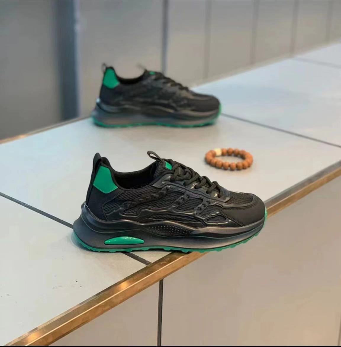 Men's Mesh Breathable Comfortable Quick Hand Dad Men's Sports Shoes