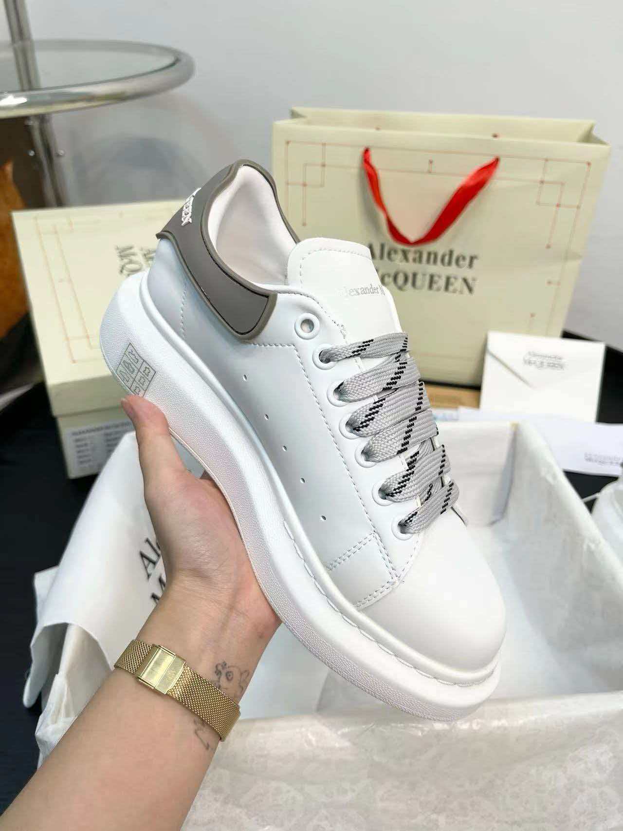 Women's White Genuine Platform Height Increasing Insole Sports Casual Shoes