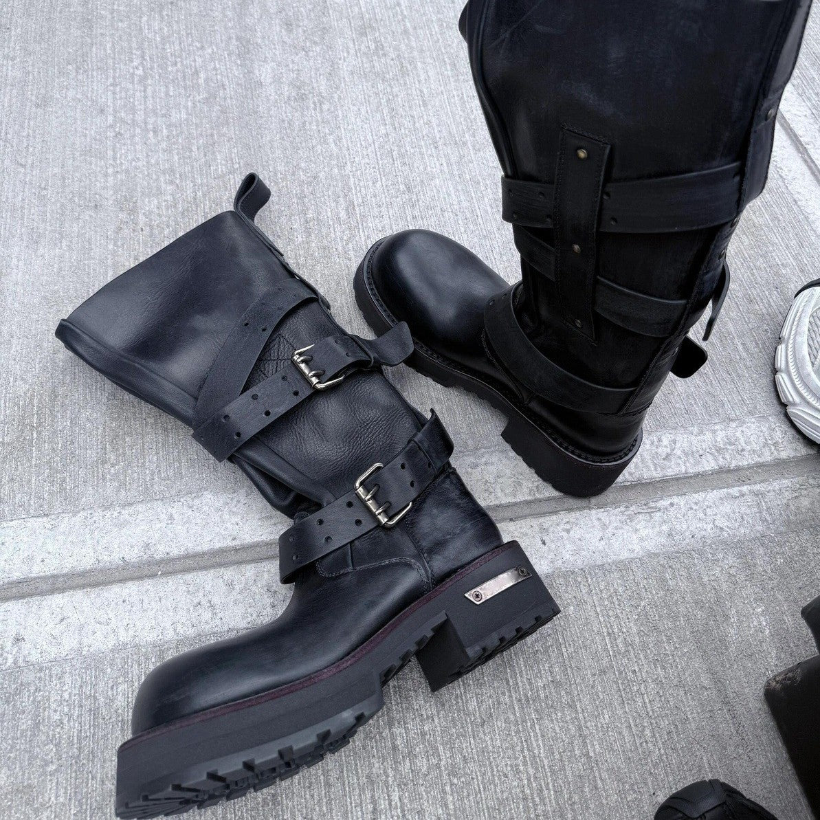 Women's Buckle Poison Big Head Drawstring Tube Circumference Thick Bottom Women's Leather Boots