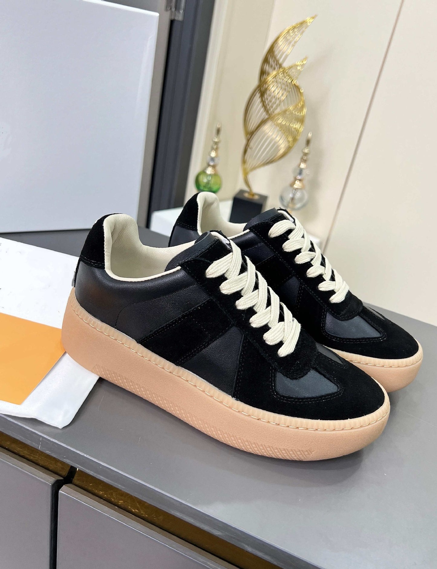 Women's Autumn Training Lightweight Breathable Increased Platform Sports Casual Shoes
