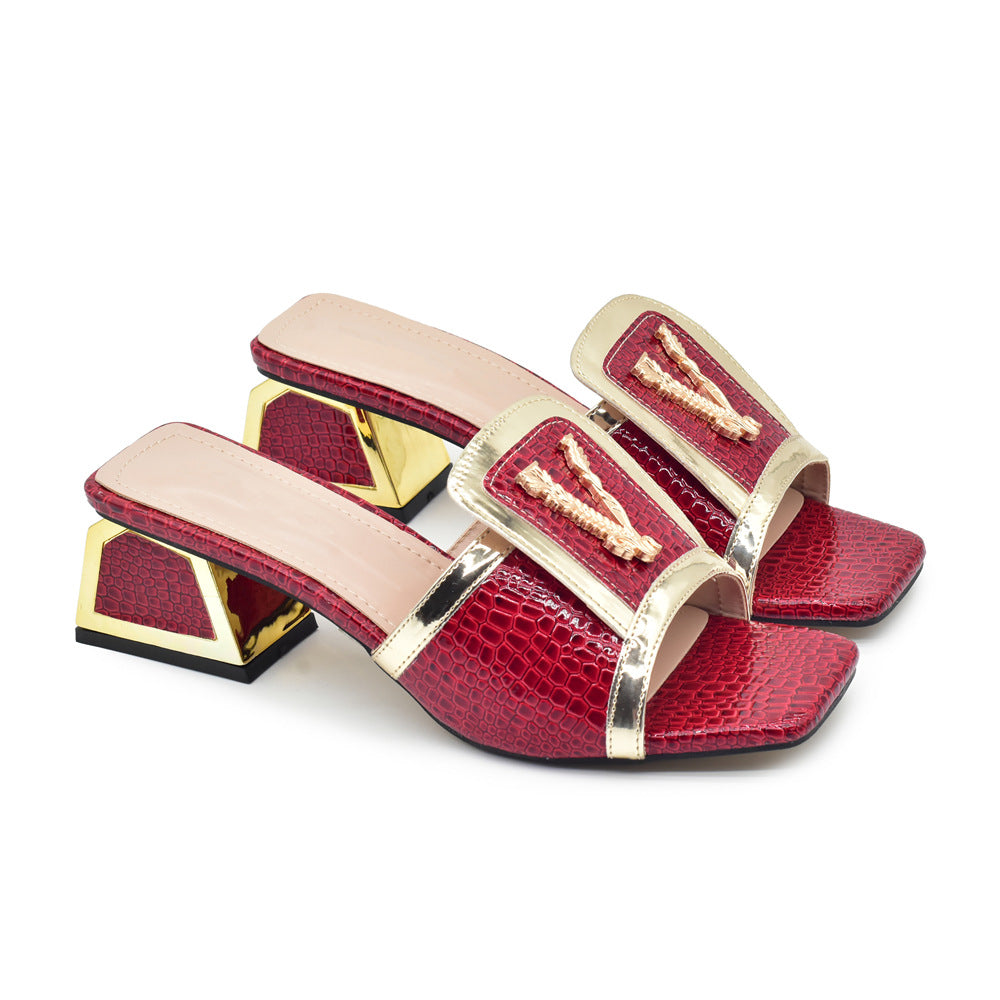 Diamond In The Debris Round Toe Sandals