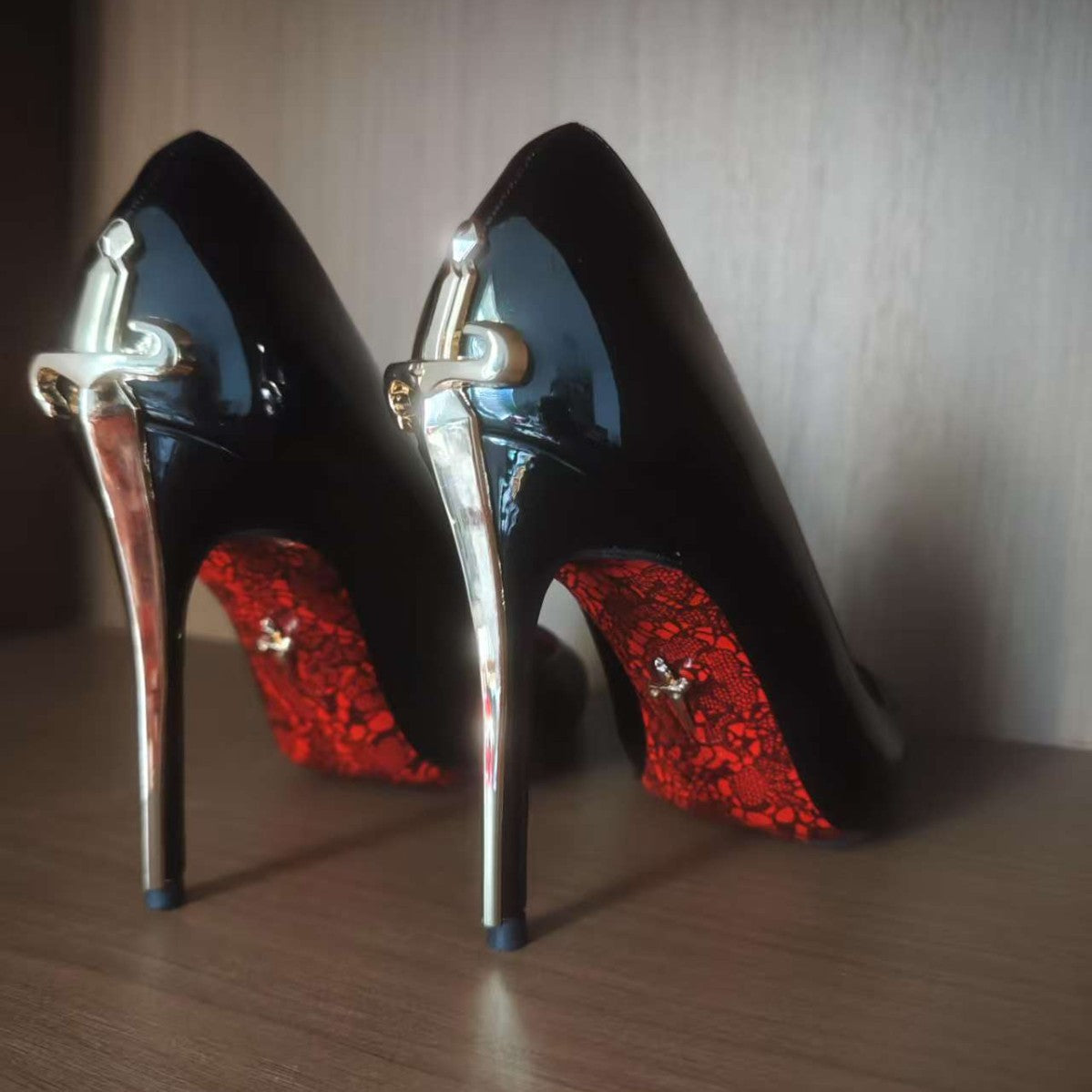Women's Not Tired Feet Genuine Printed Red Bottom Pointed Dagger High-grade Women's Shoes