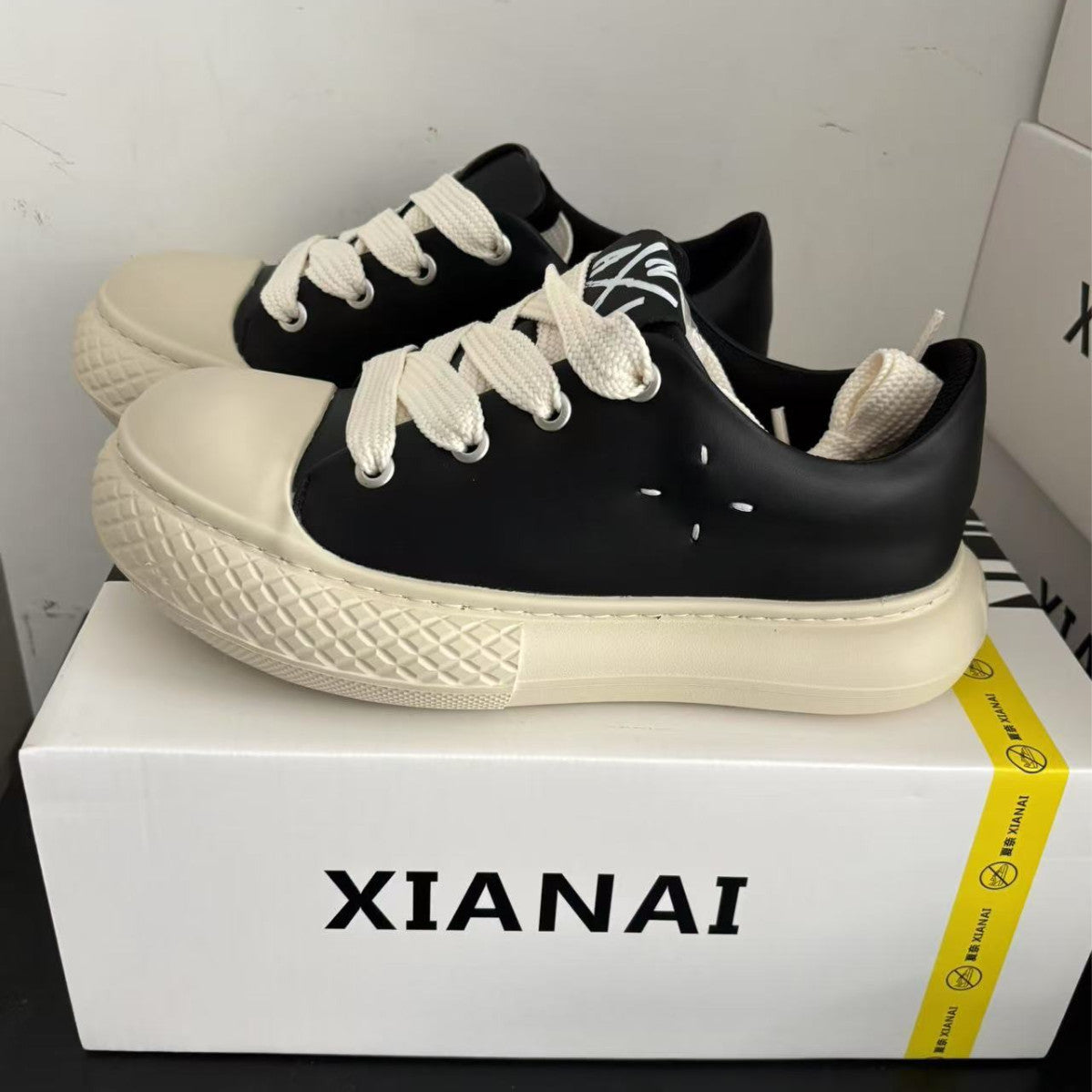 Women's & Men's Retro Distressed Black Big Toe Mickey National Men's Sports Shoes