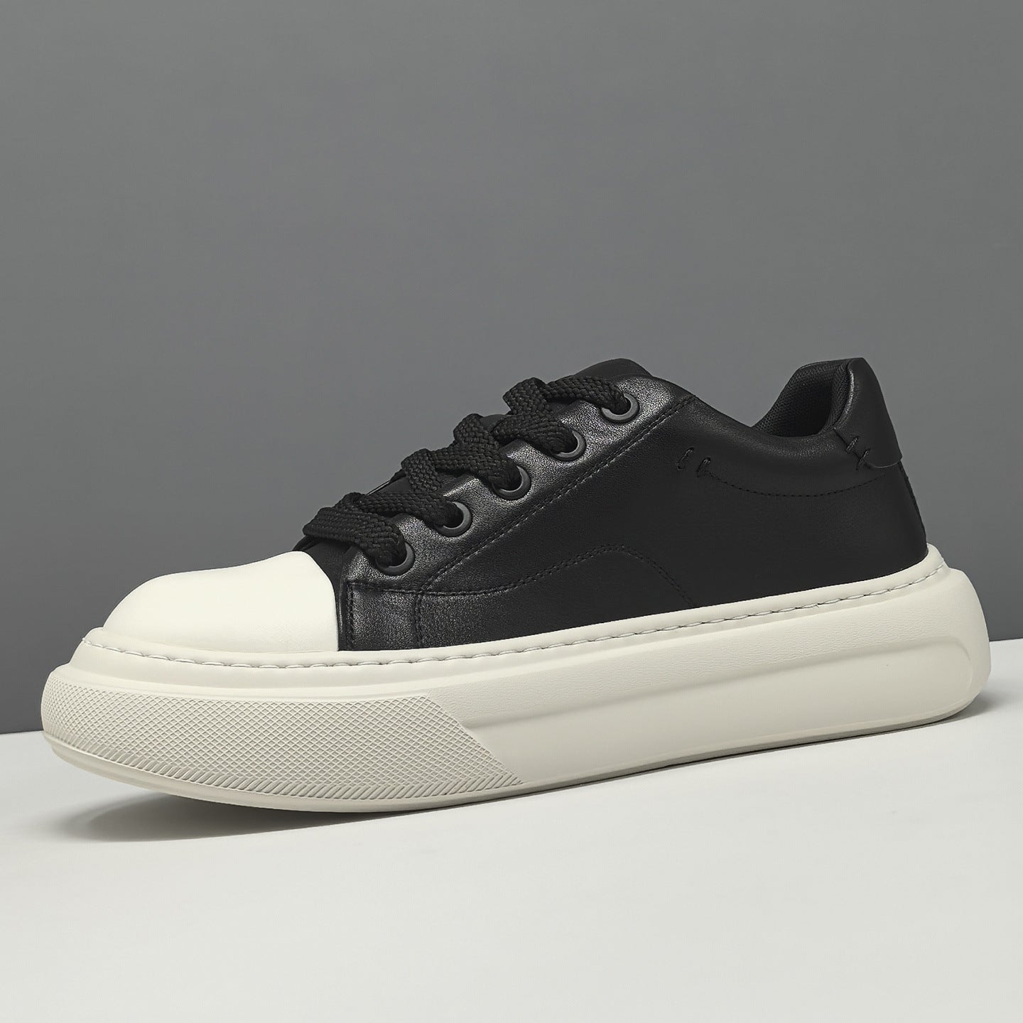 Men's Thick Bottom Fashionable Top Layer Cowhide Casual Shoes