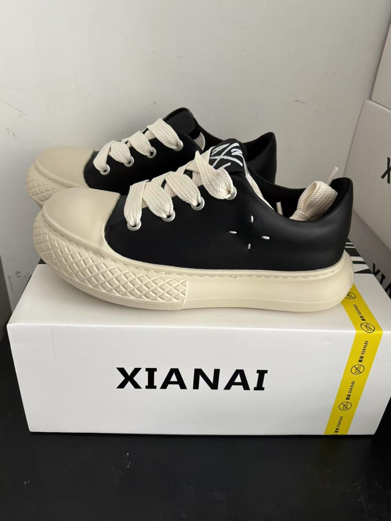 Women's & Men's Retro Distressed Black Big Toe Mickey National Men's Sports Shoes