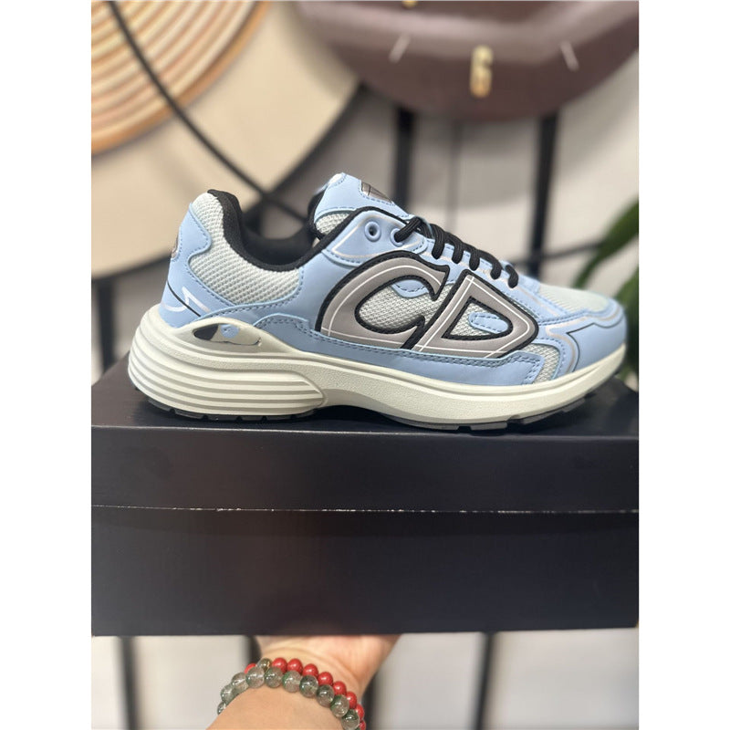 Women's & Men's Fashion Couple Light Mesh Breathable Comfortable Men's Sports Shoes