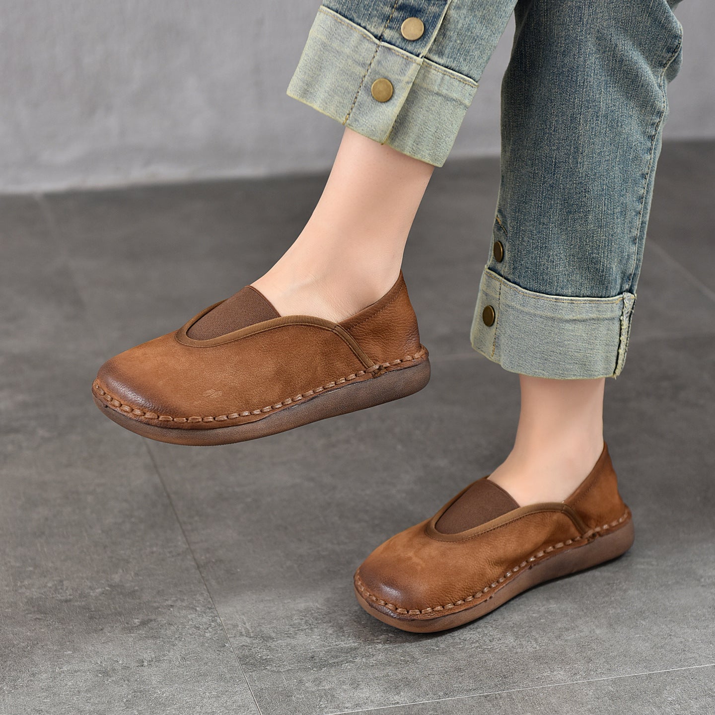 Women's First Layer Cowhide Flat Retro Round Head Pumps Comfortable Soft Women's Casual Shoes