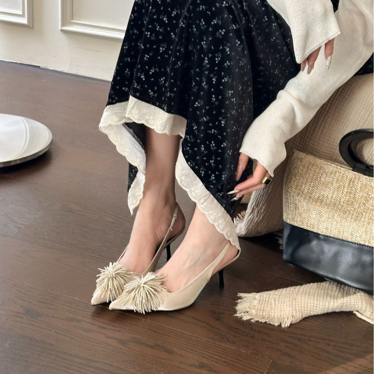 Tassel Flowers Pointed Toe Pumps Shallow Mouth Back Heels