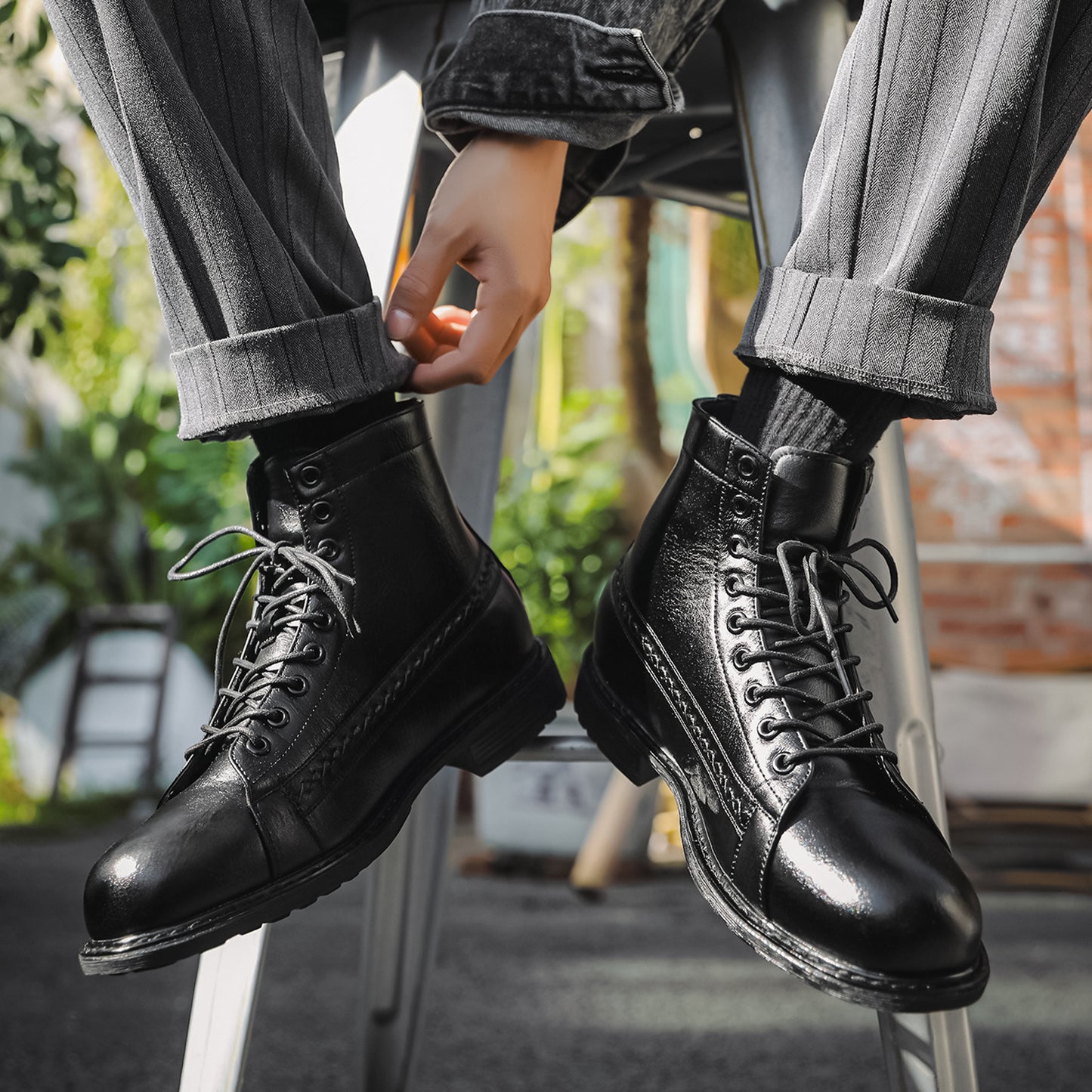 Men's British Style Polished Worker Batches Vintage Men's Leather Boots
