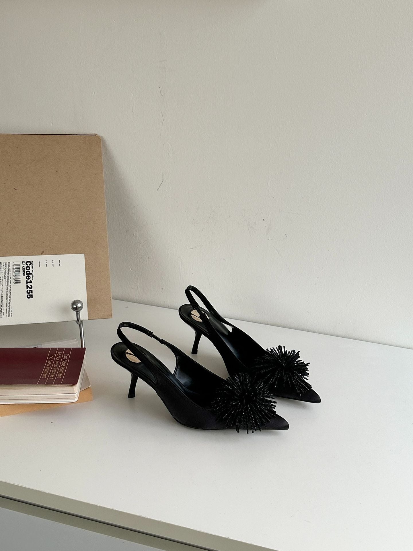 Tassel Flowers Pointed Toe Pumps Shallow Mouth Back Heels