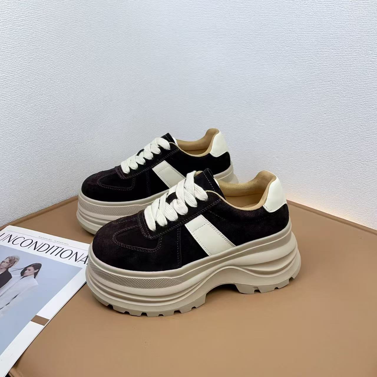 Layer Frosted Comfortable Platform Elevator Wild Board Women's Sports Shoes