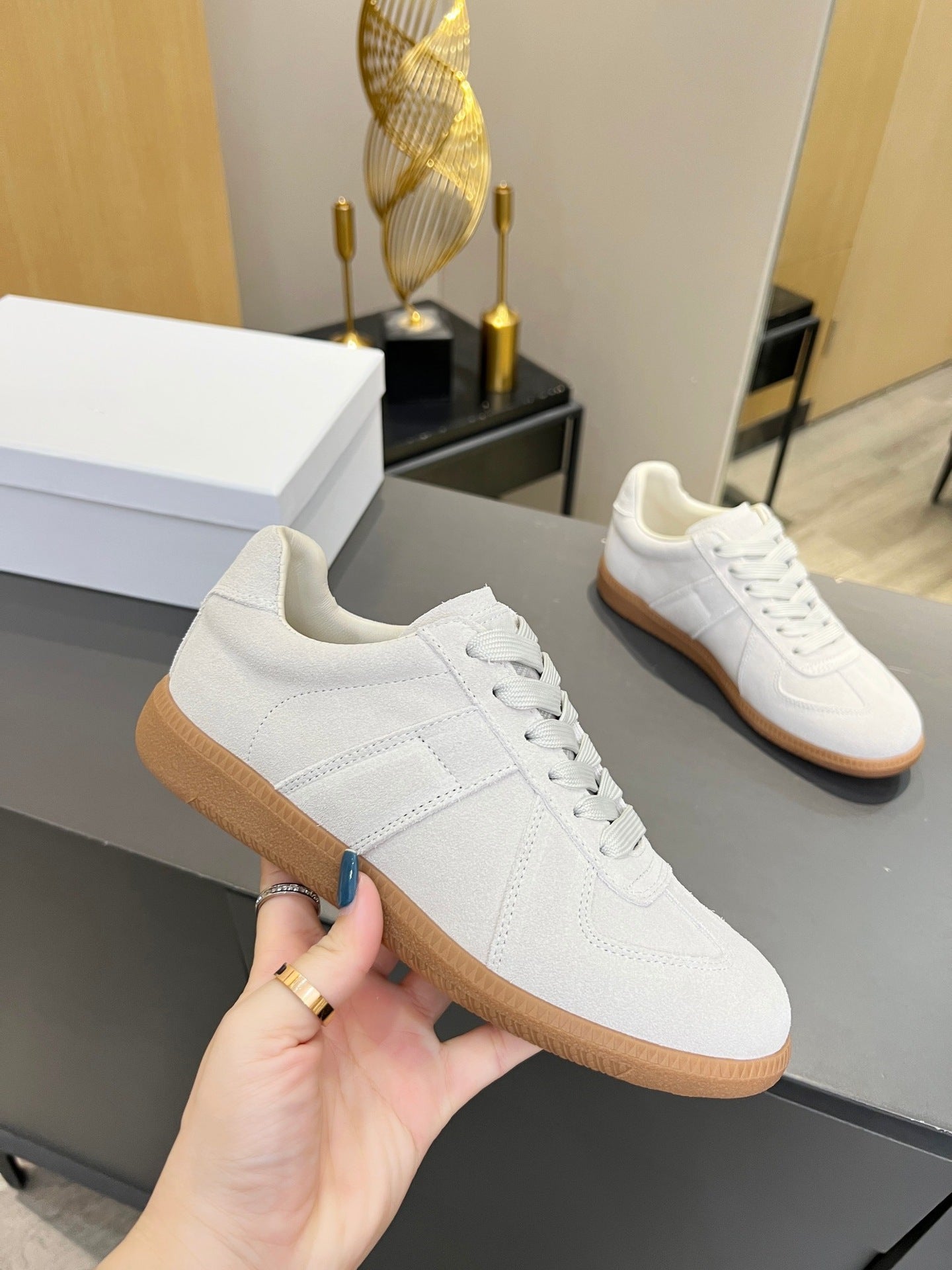 Women's Training Classic White Flat Bottom Comfort Sports Casual Shoes