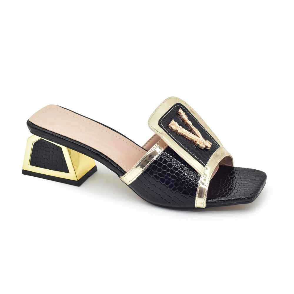 Diamond In The Debris Round Toe Sandals