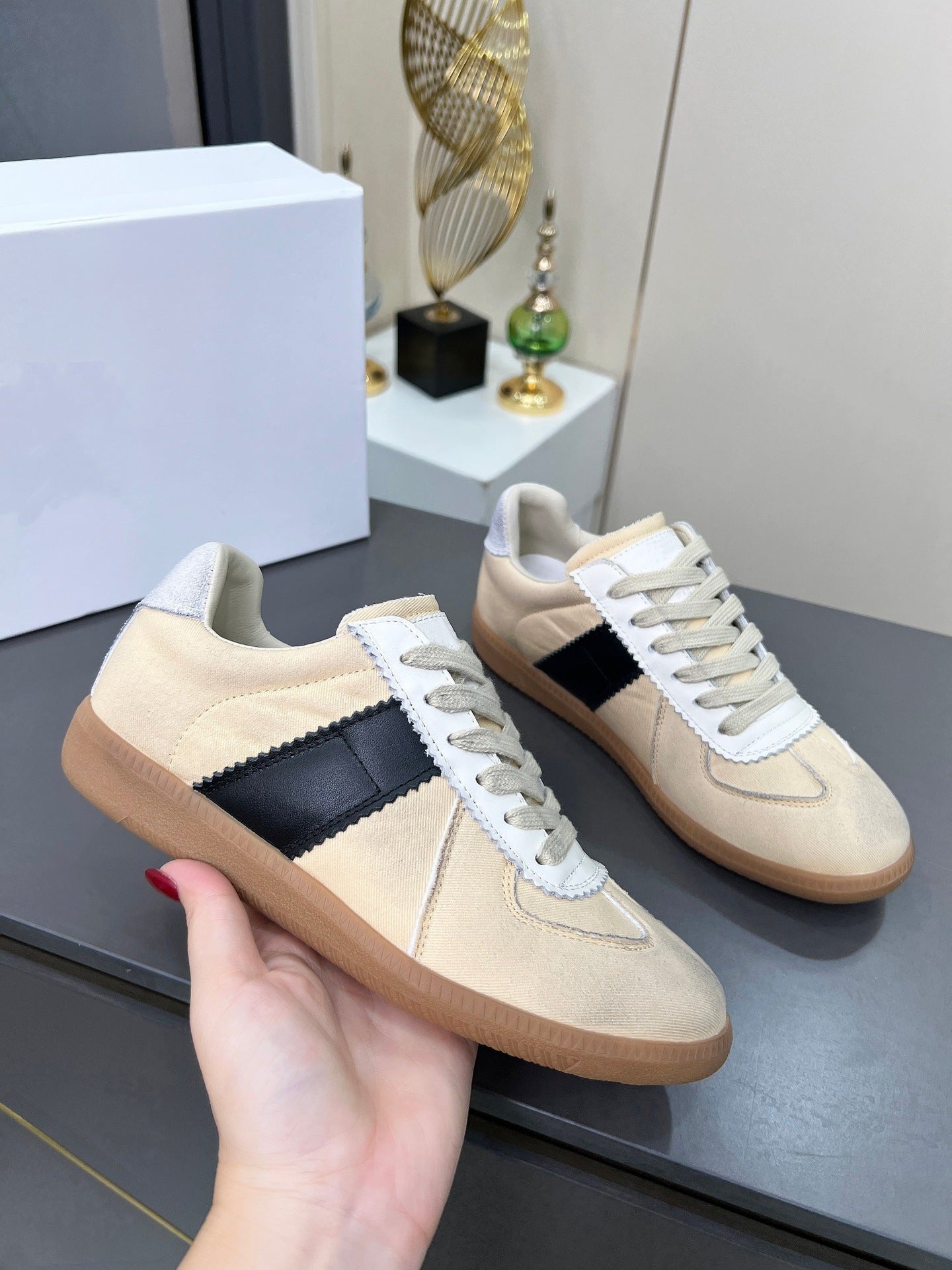 Women's Training Classic White Flat Bottom Comfort Sports Casual Shoes