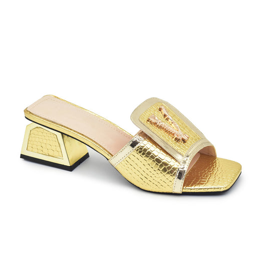Diamond In The Debris Round Toe Sandals