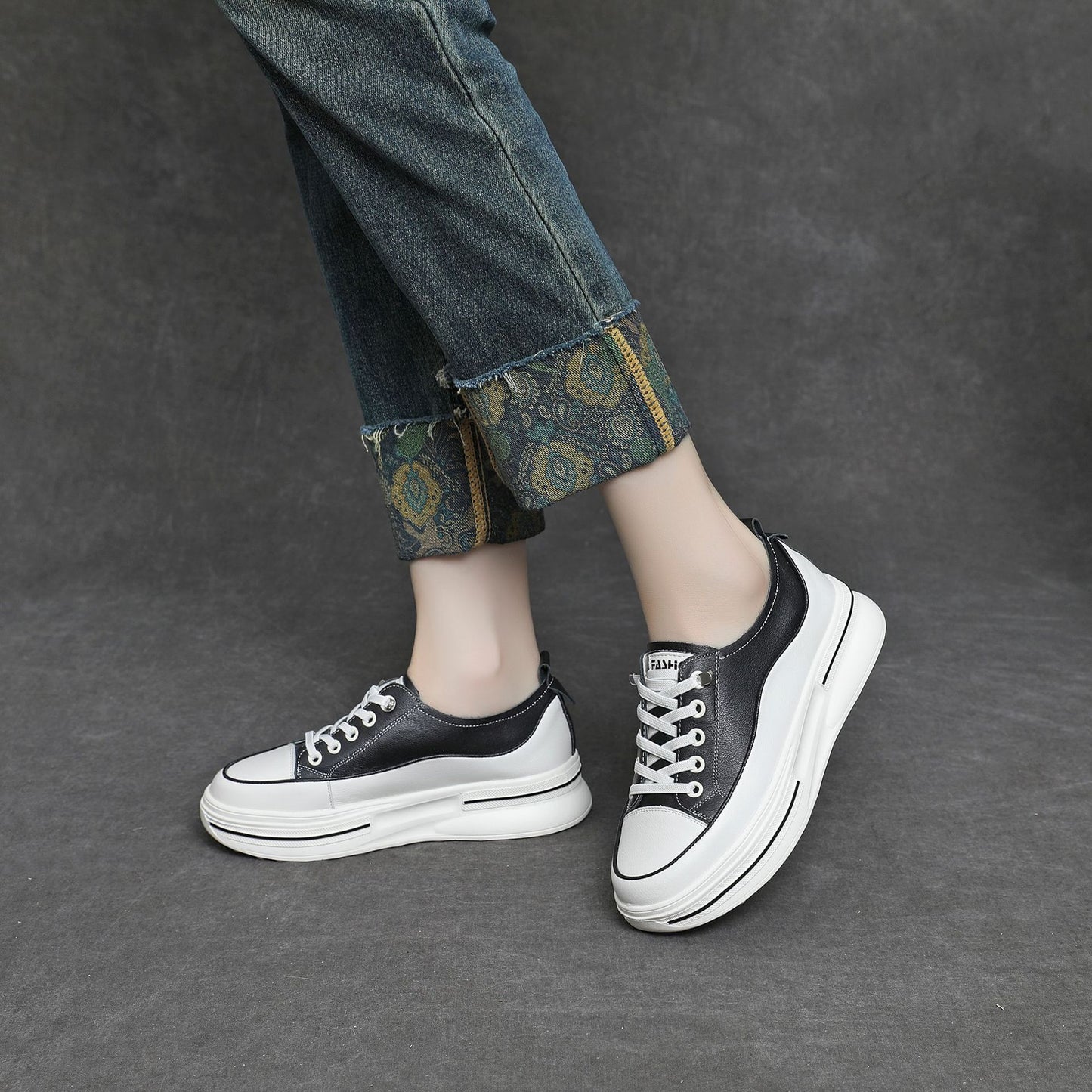 Women's Cowhide Easy Wear Thick Bottom Platform Sneakers