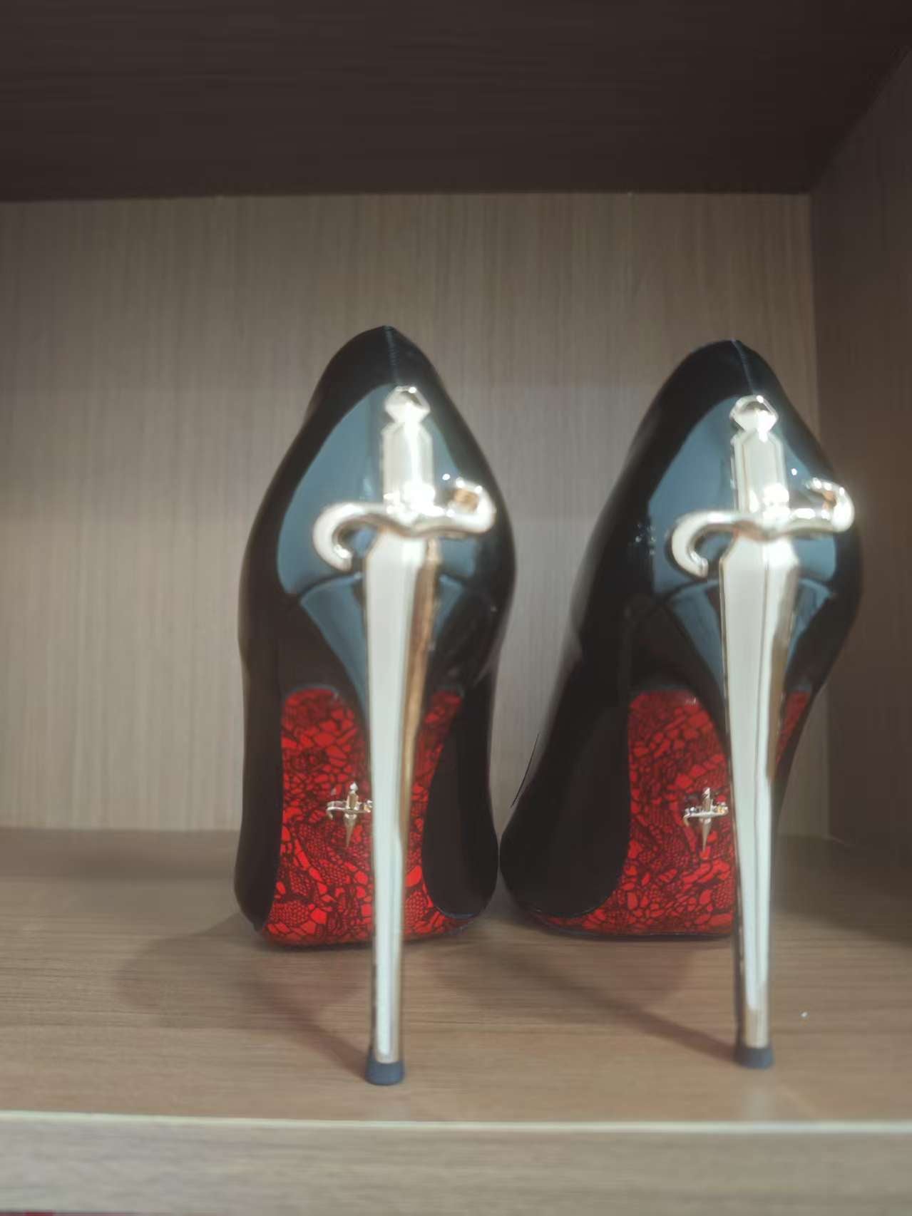 Women's Not Tired Feet Genuine Printed Red Bottom Pointed Dagger High-grade Women's Shoes