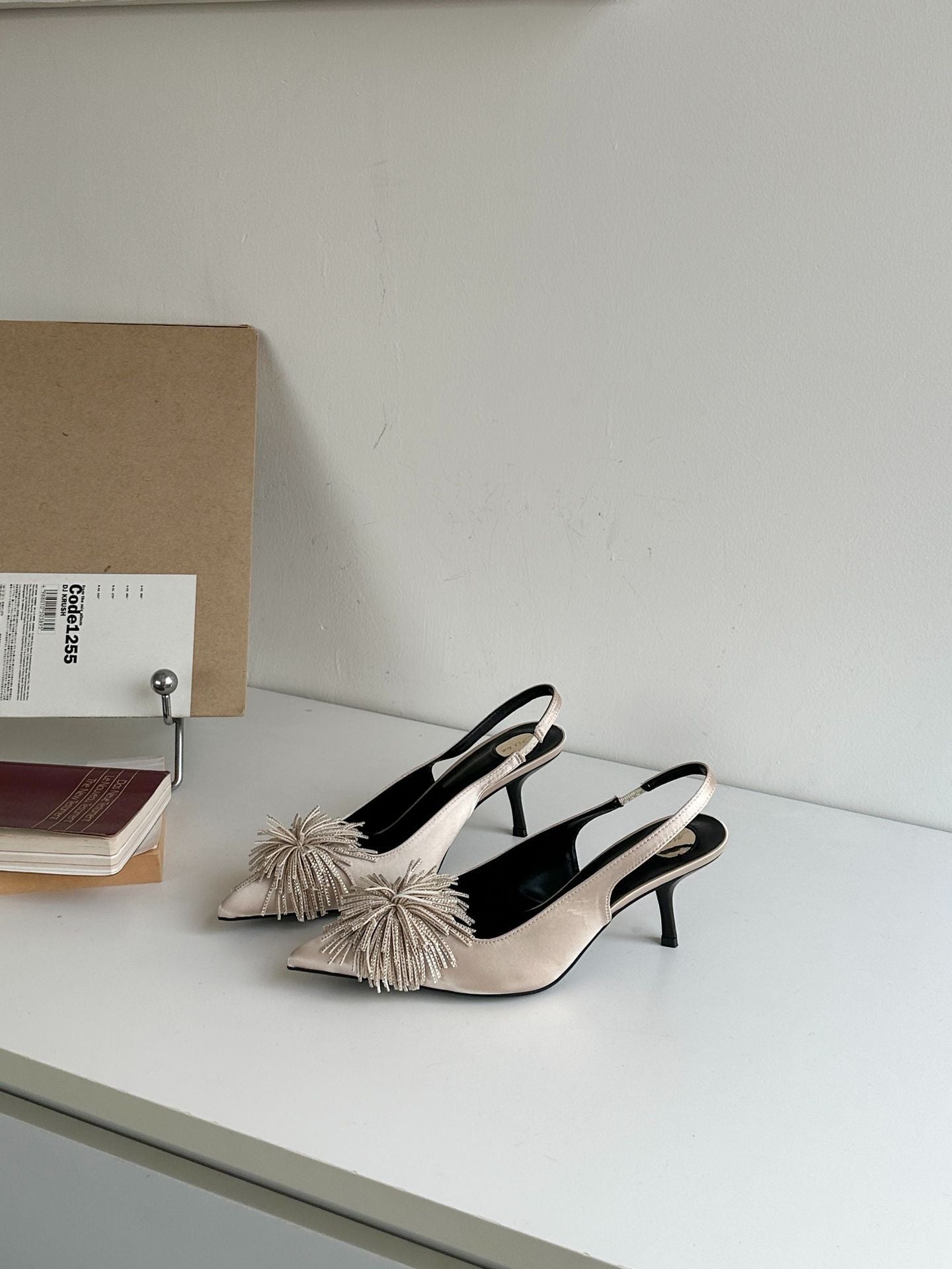 Tassel Flowers Pointed Toe Pumps Shallow Mouth Back Heels