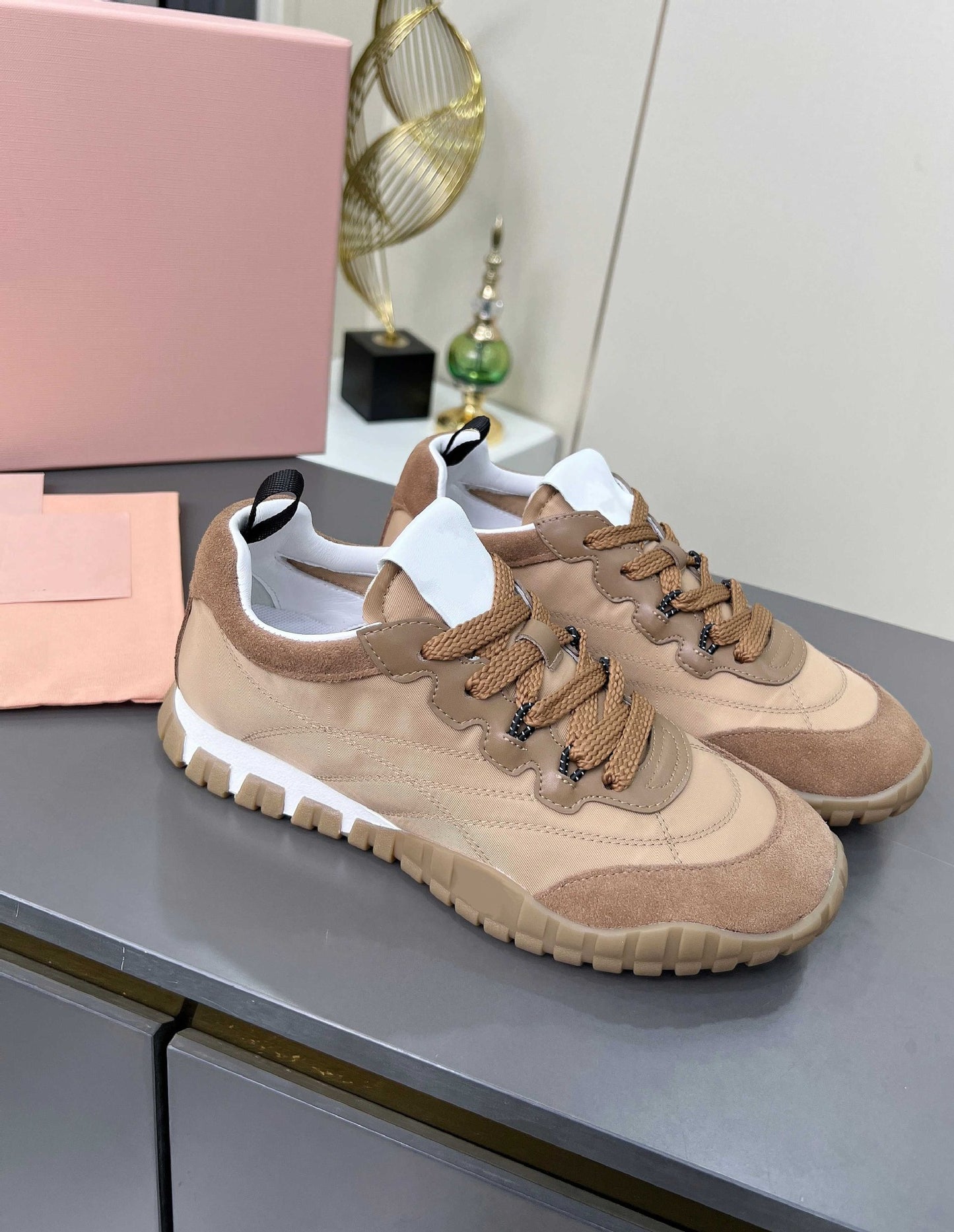 Women's & Men's Round Toe Tire Pattern Fashionable Retro Sports Casual Shoes