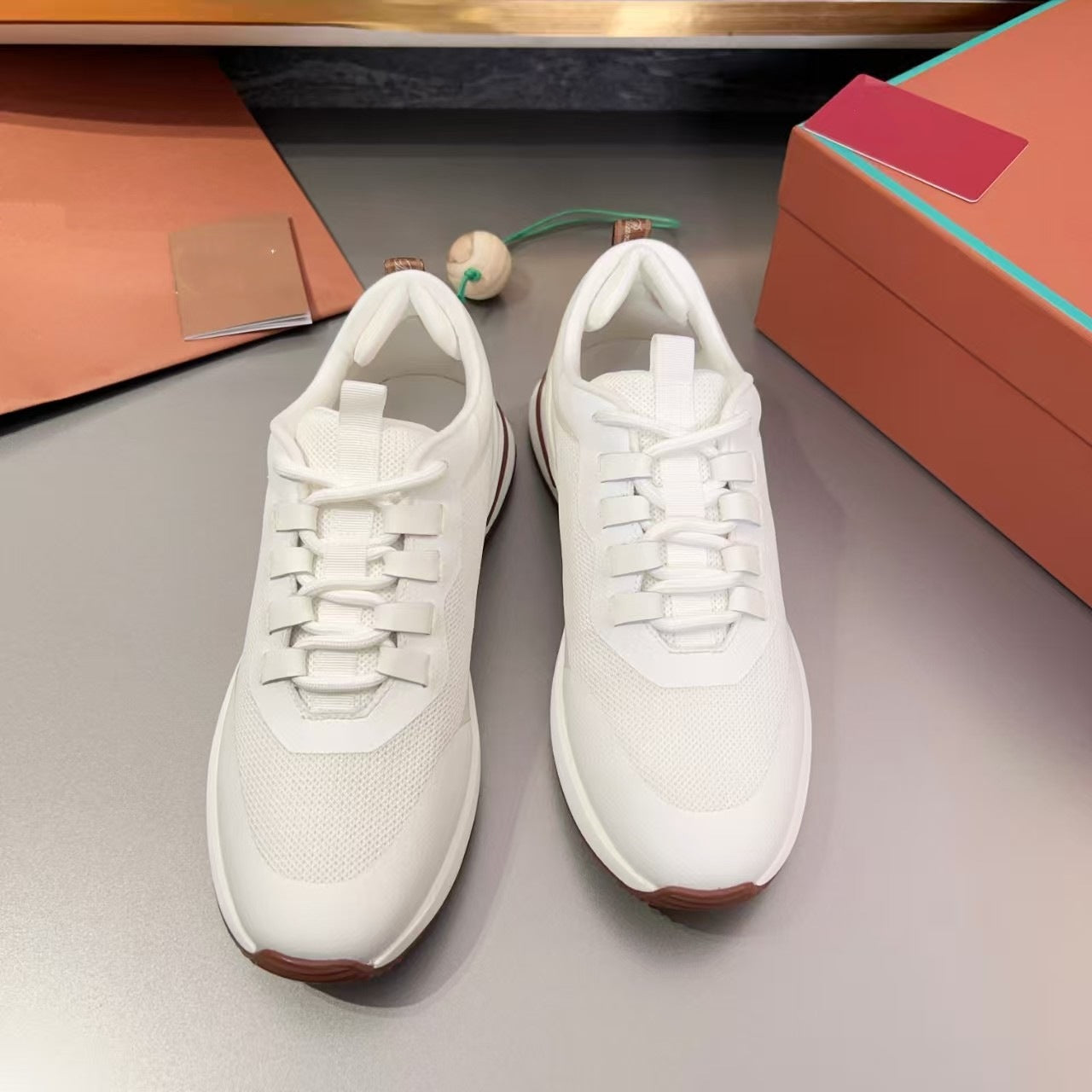 Mesh Cowhide Stitching Matching Fashionable Breathable Men's Sports Shoes