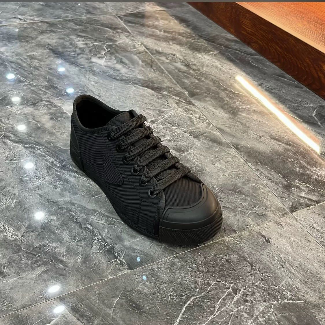 Men's Black Clown Faux Cool Business European Goods Men's Sports Shoes