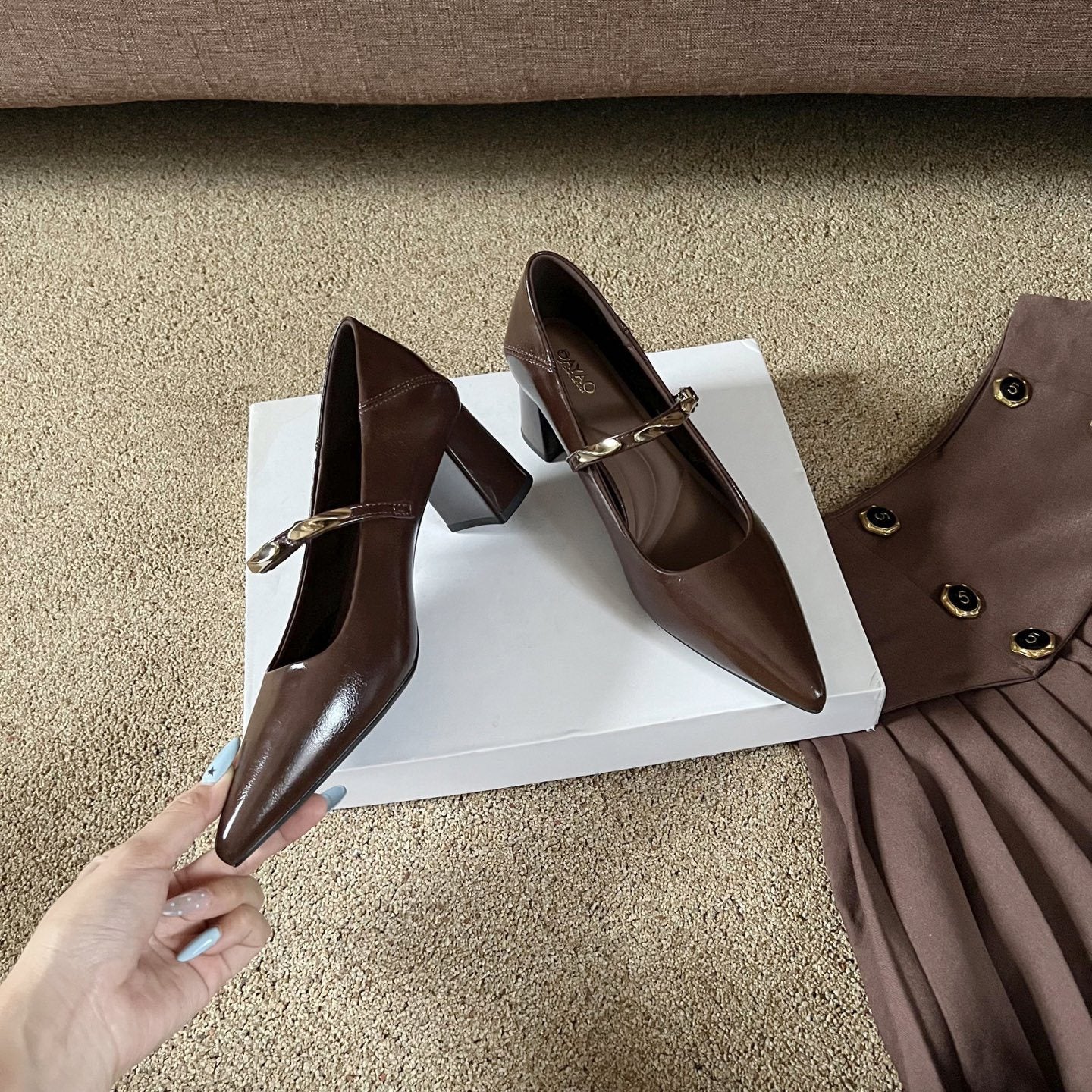 Women's Miss Autumn Caramel Mocha Small Gold Bar High Angora Red Women's Fashion Shoes