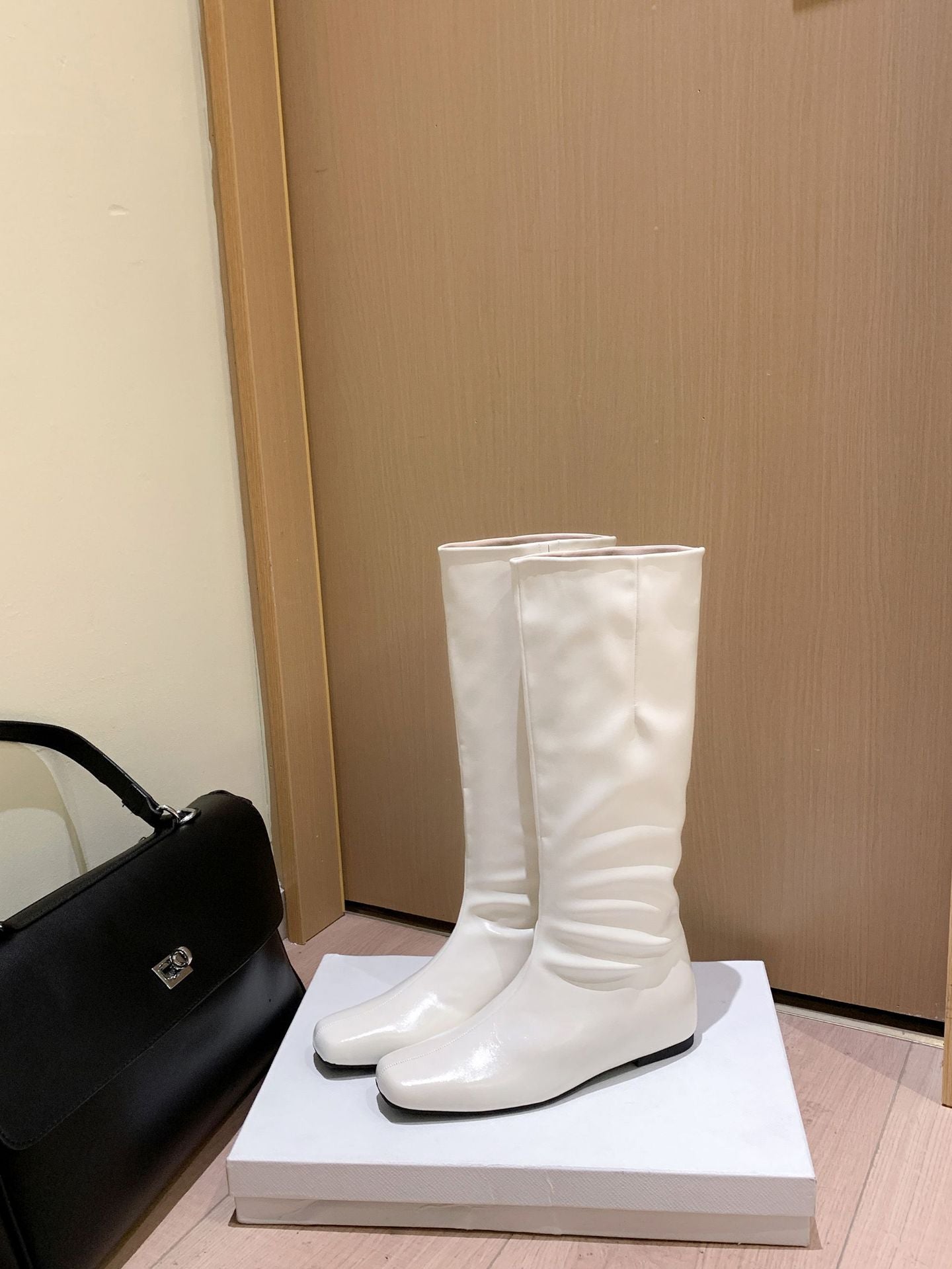 Women's Height Increasing Insole Head Flat Bottom Women's Leather Boots