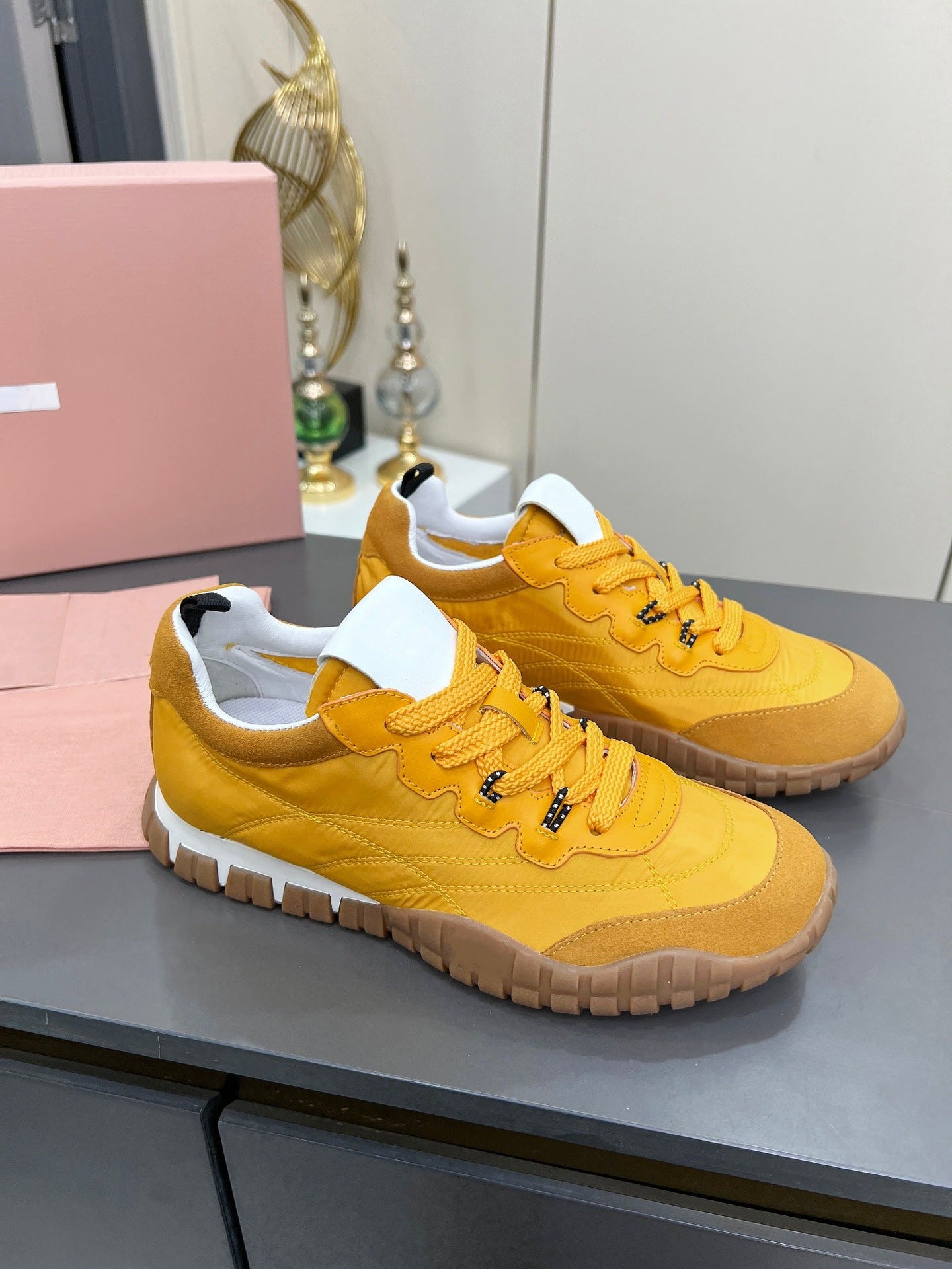 Women's & Men's Round Toe Tire Pattern Fashionable Retro Sports Casual Shoes