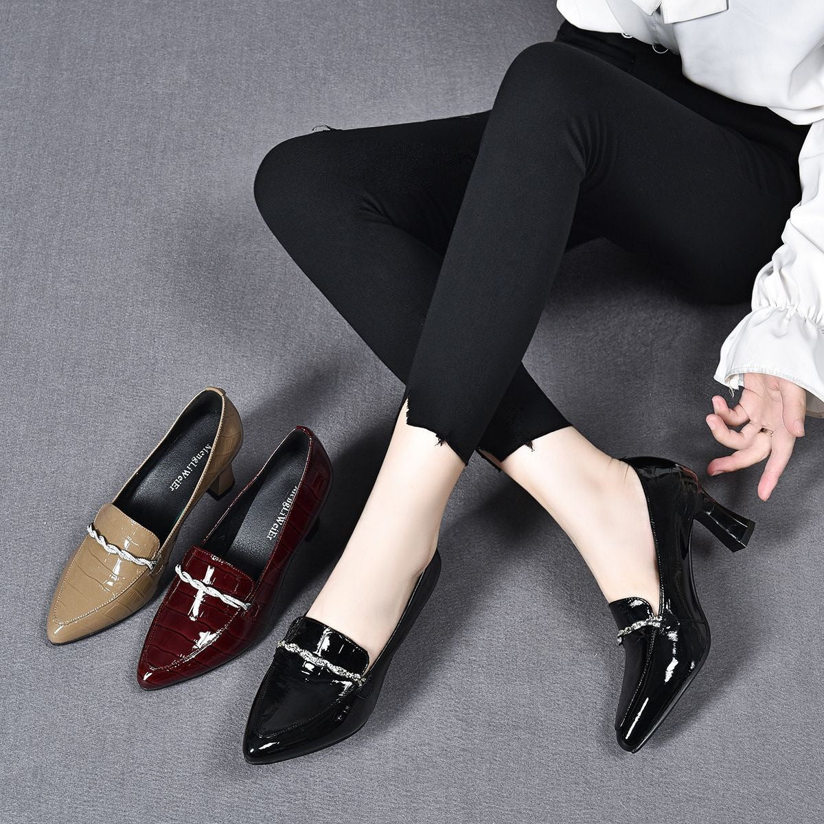 Women's Genuine Single-layer Spring Medium-sized Mouth Pointed Toe Chunky Women's Fashion Shoes