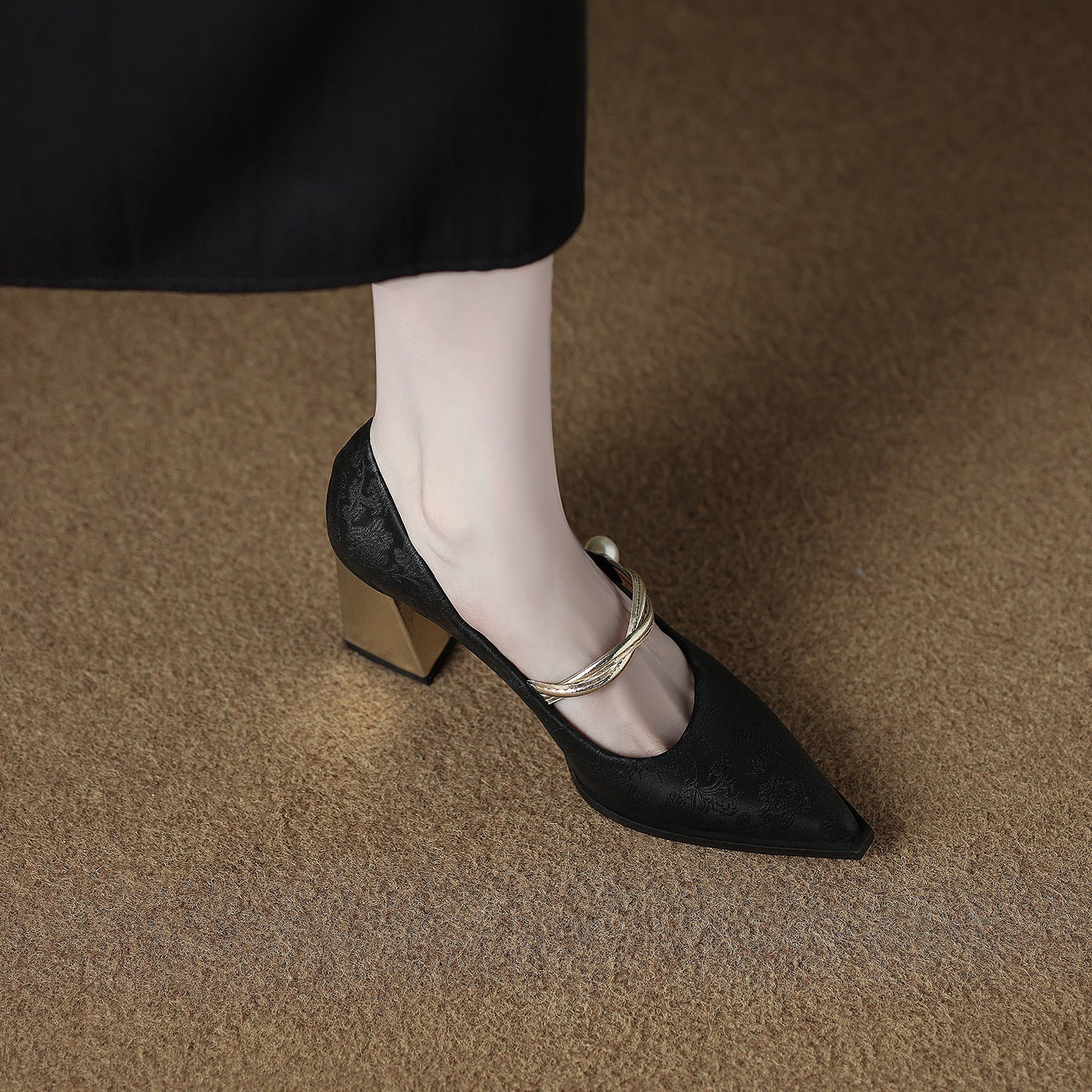 Women's Version Chinese High Banquet Temperament Shallow Heels