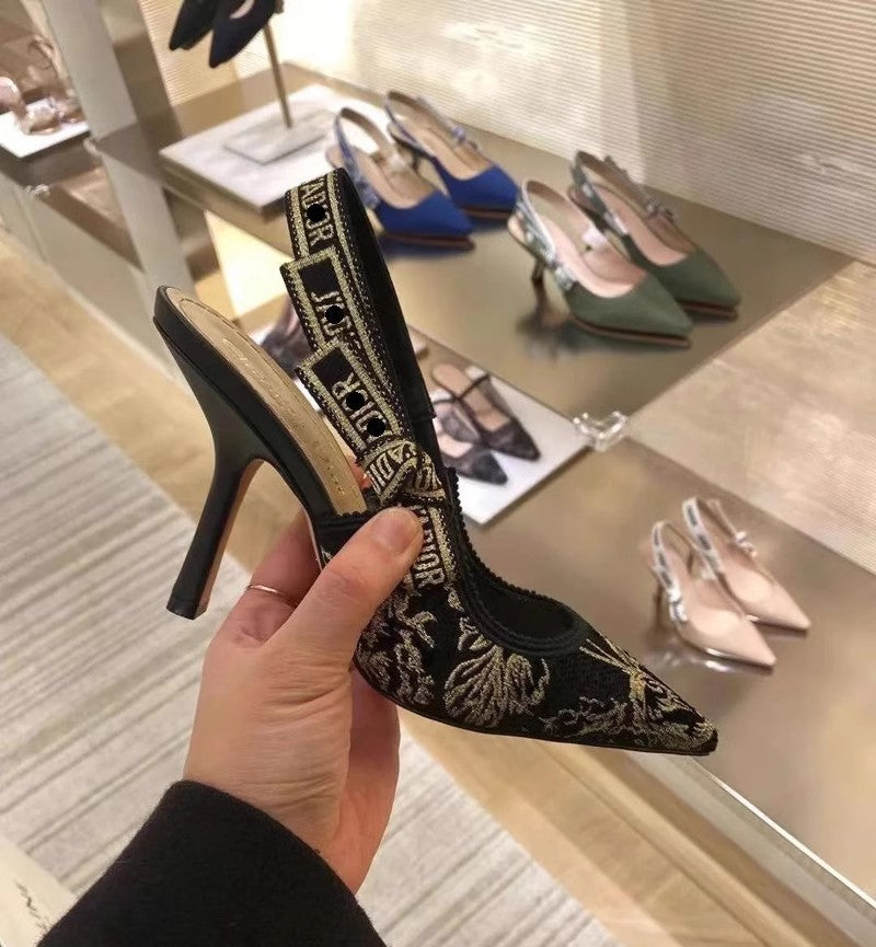 Women's With Bowknot Early Spring Retro Gold Embroidery High Heeled Sandals