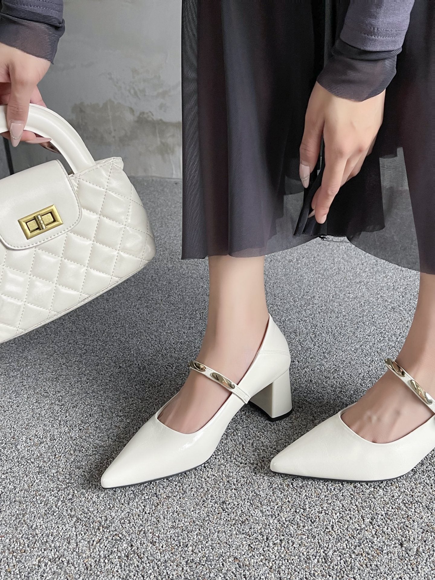 Women's Miss Autumn Caramel Mocha Small Gold Bar High Angora Red Women's Fashion Shoes