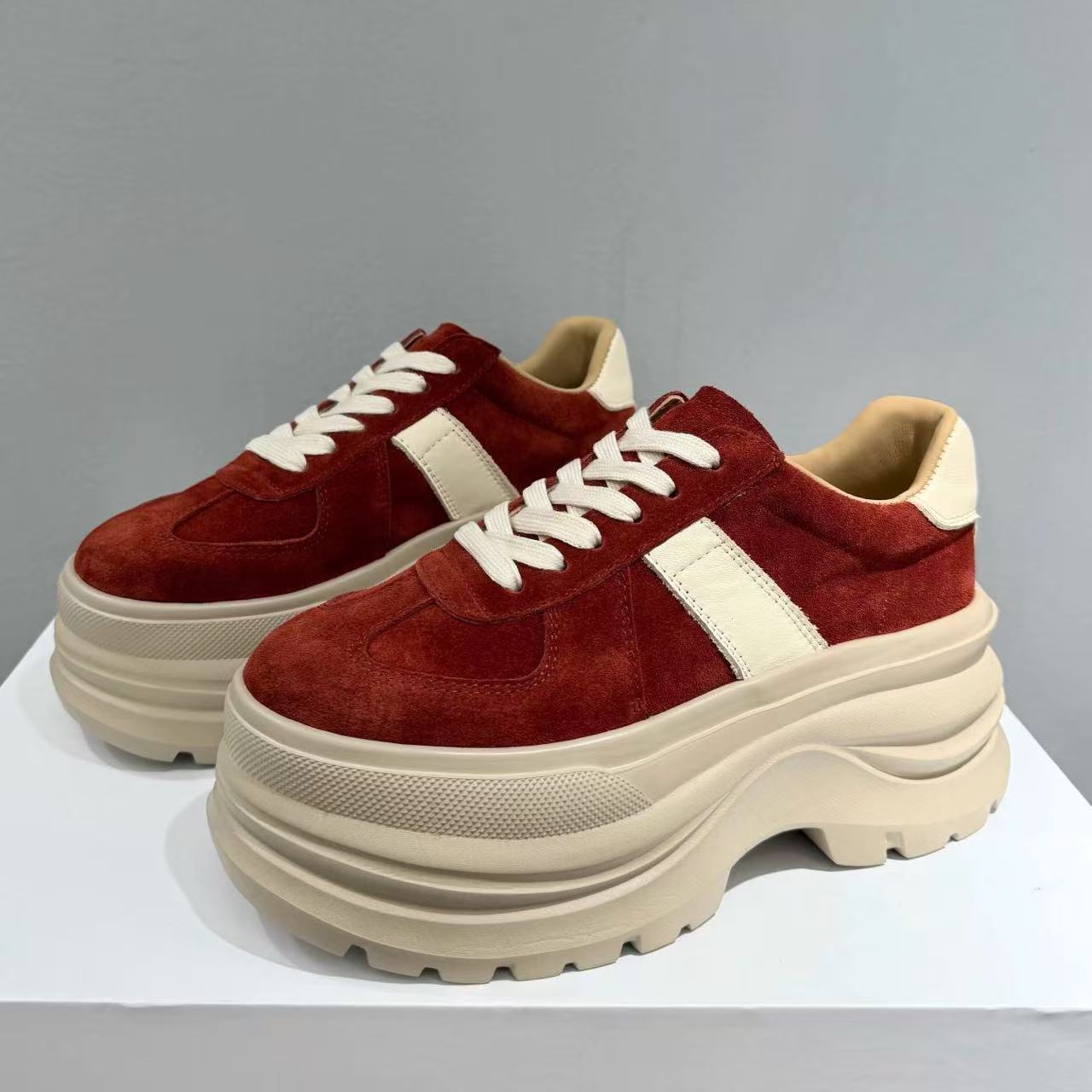 Layer Frosted Comfortable Platform Elevator Wild Board Women's Sports Shoes