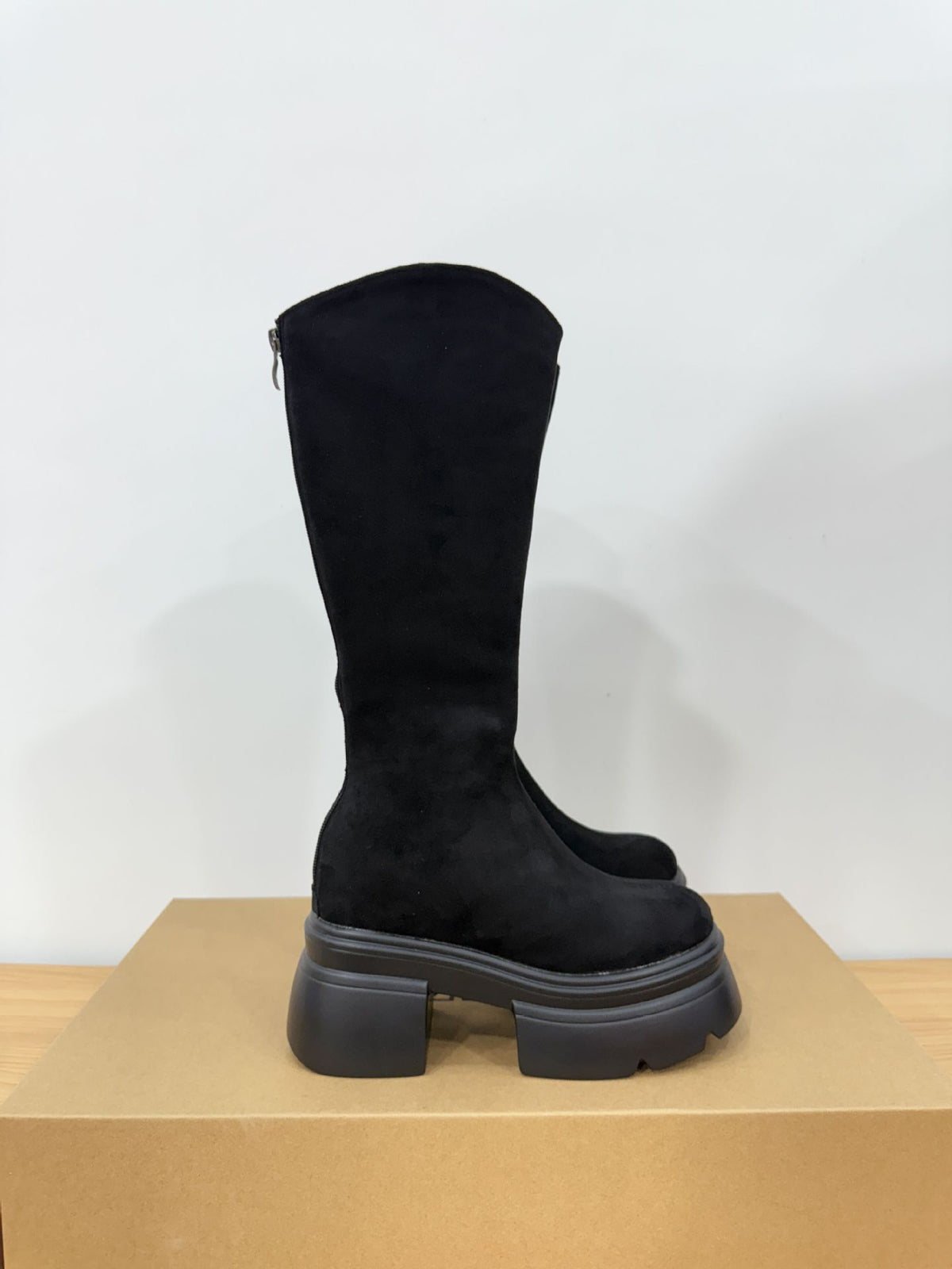 Women's Increasing Insole Slimming V Cut Waste Soil Style Western Cowboy Women's Leather Boots