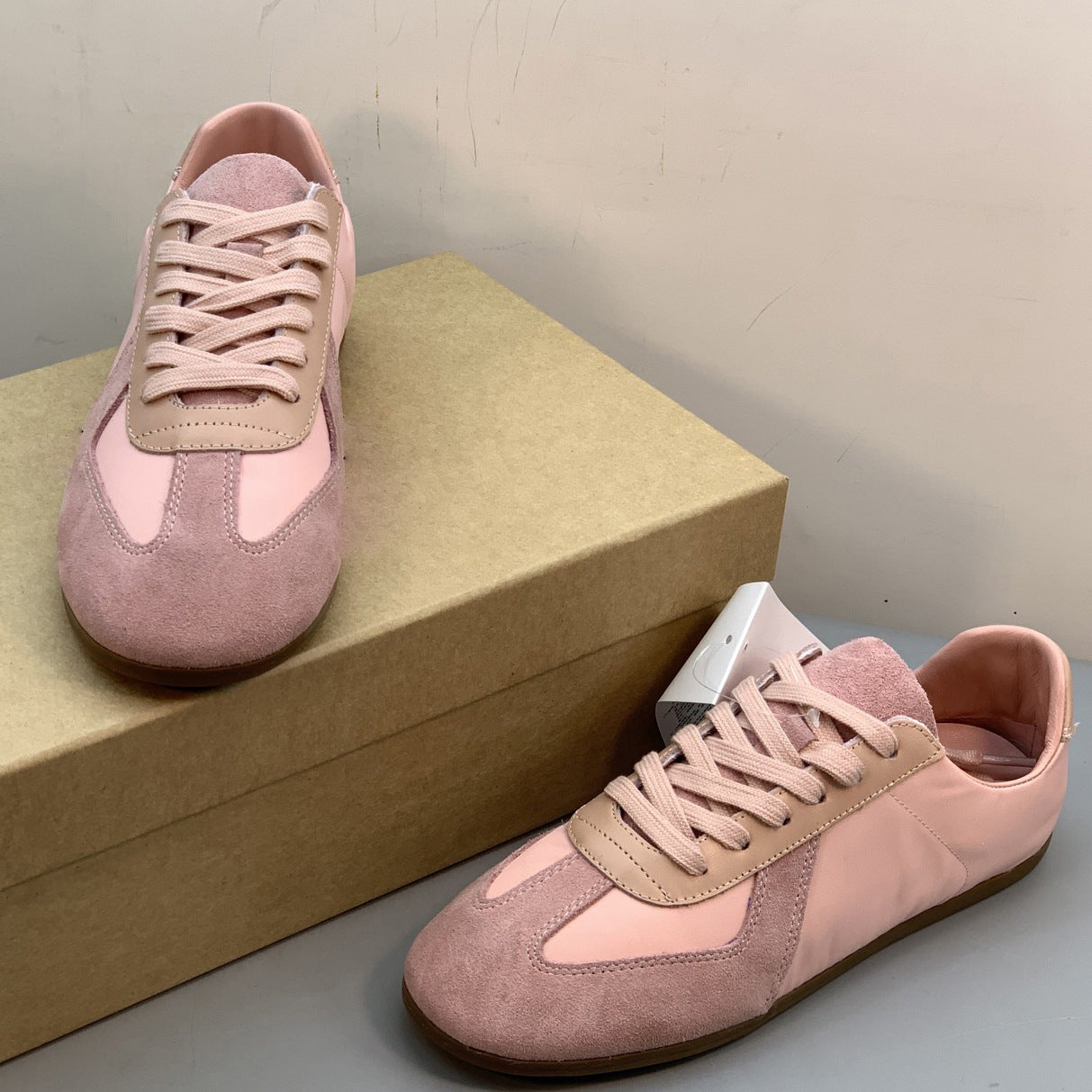 Women's Spring Leopard Print Color Matching Flat German Training Genuine Retro Women's Sports Shoes