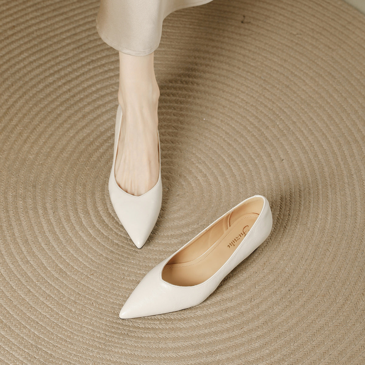 Women's Retro Pointed Toe Low-cut Slip-on Soft Comfortable Commute Minimalist Women's Fashion Shoes