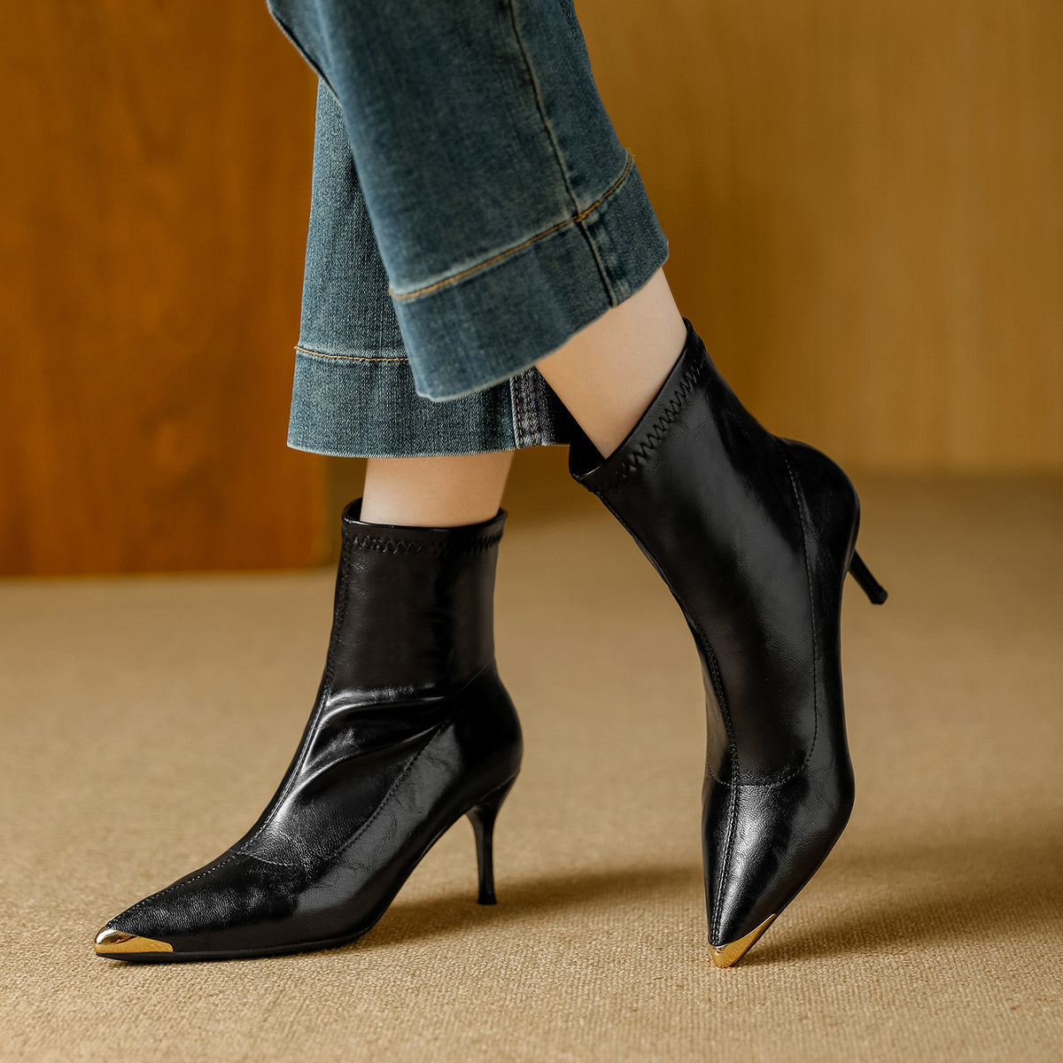 Women's High Short Temperament Wild Stiletto Metal Toe Cap Heels
