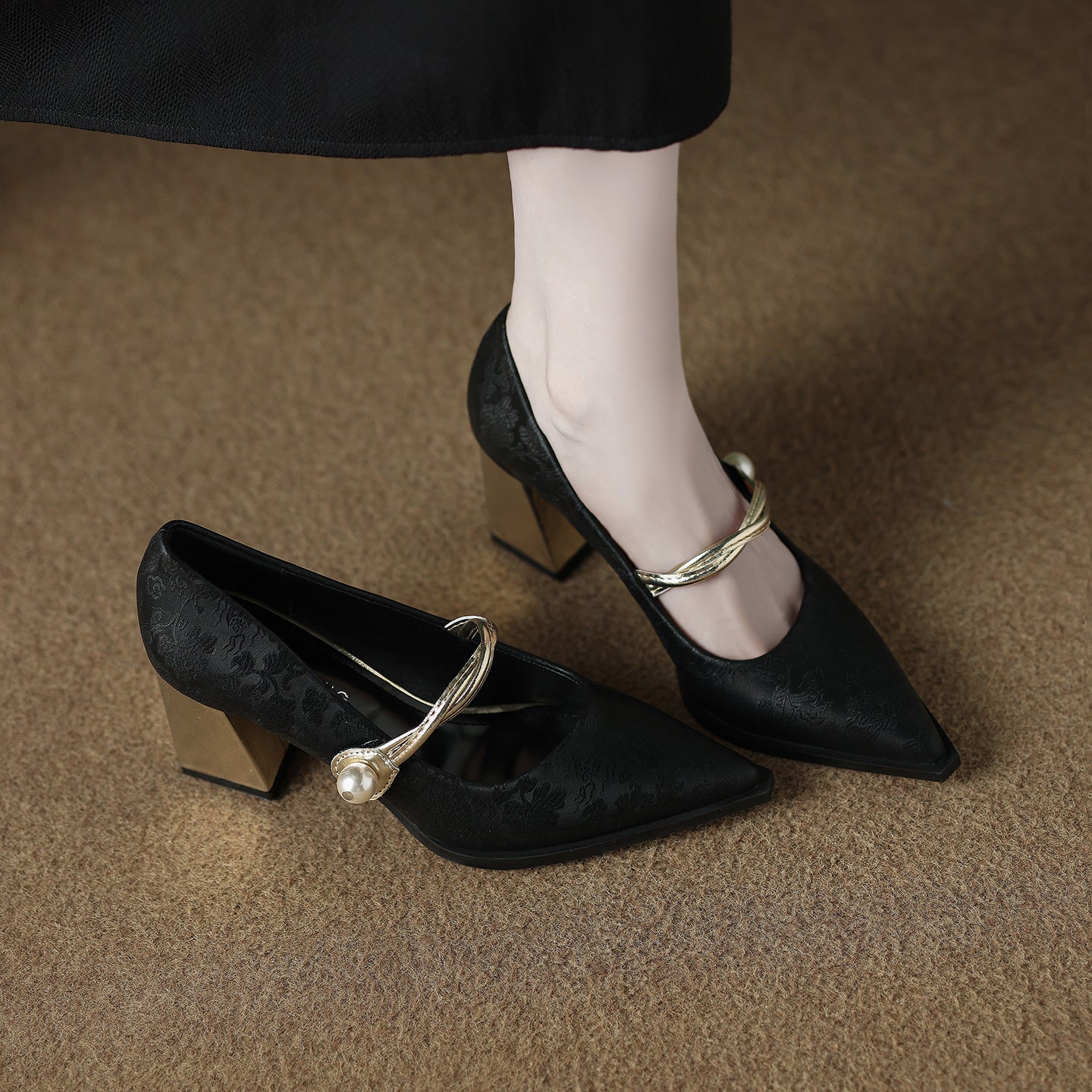 Women's Version Chinese High Banquet Temperament Shallow Heels