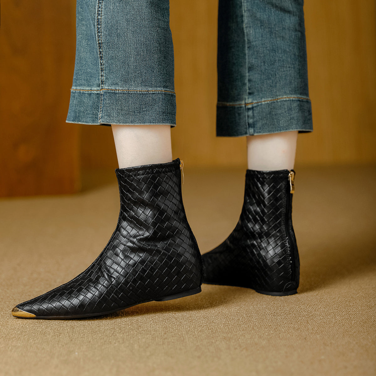 Women's Inner Height Increasing Elegant Pointed Woven Women's Leather Boots