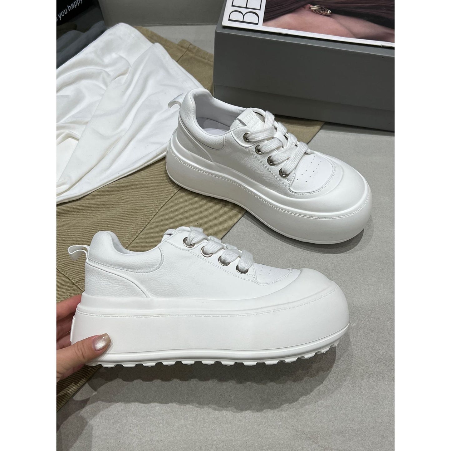 Women's Simple Thick Bottom Height Increasing Bread Breathable Sports Casual Shoes