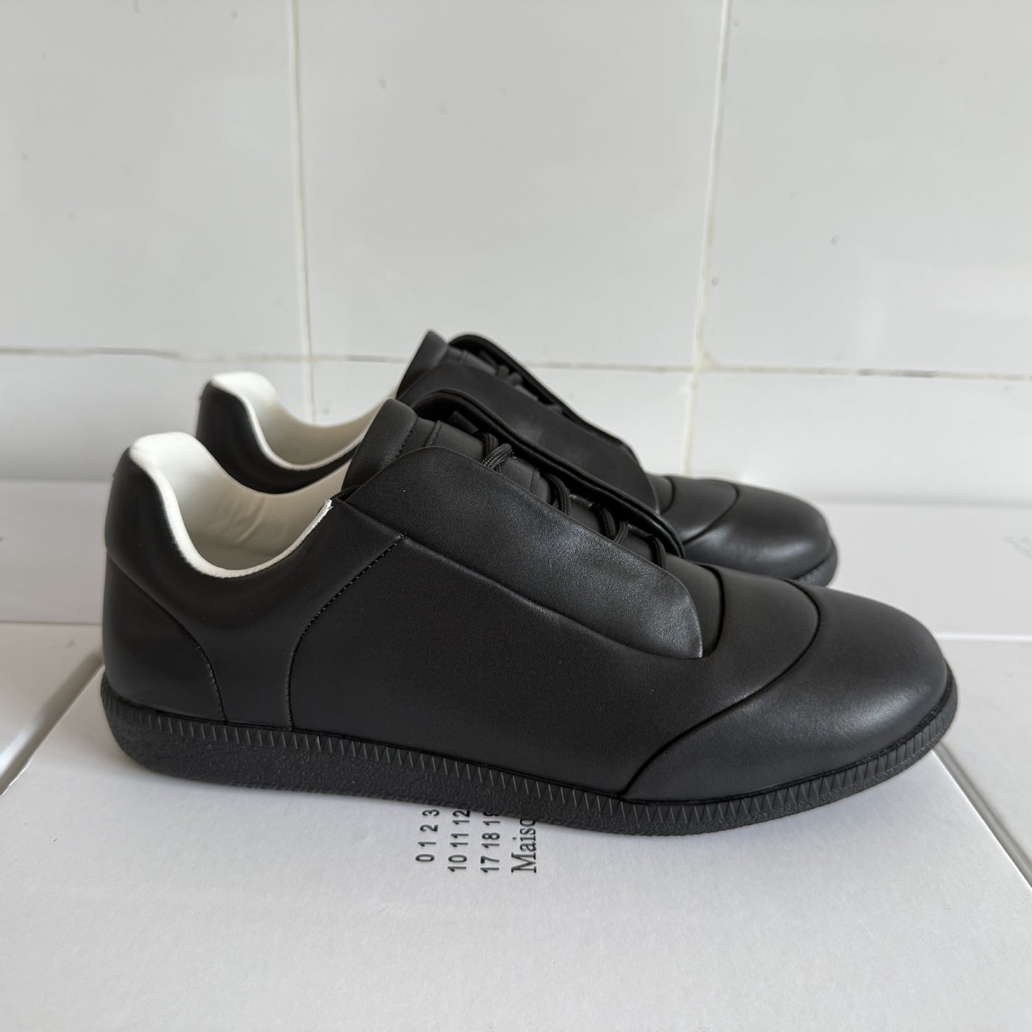 Women's & Men's Rubber Sole Low Top Genuine German Men's Sports Shoes