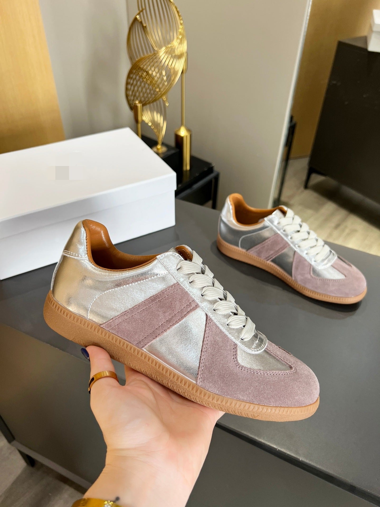 Women's Training Classic White Flat Bottom Comfort Sports Casual Shoes