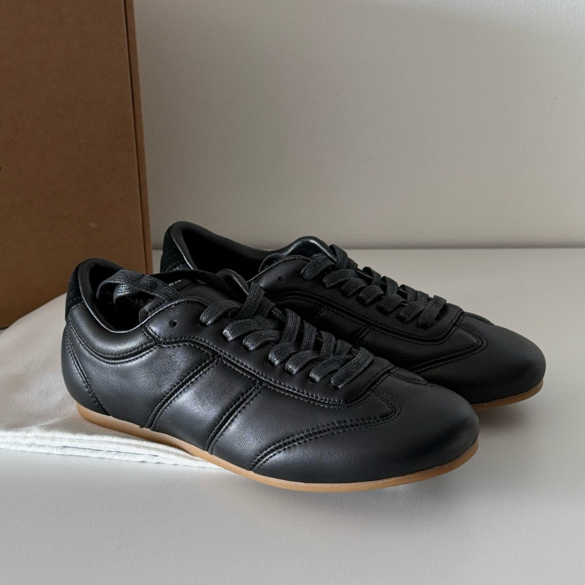 Women's German Training Flat Retro Lace Up Soft Bottom Bread Casual Shoes