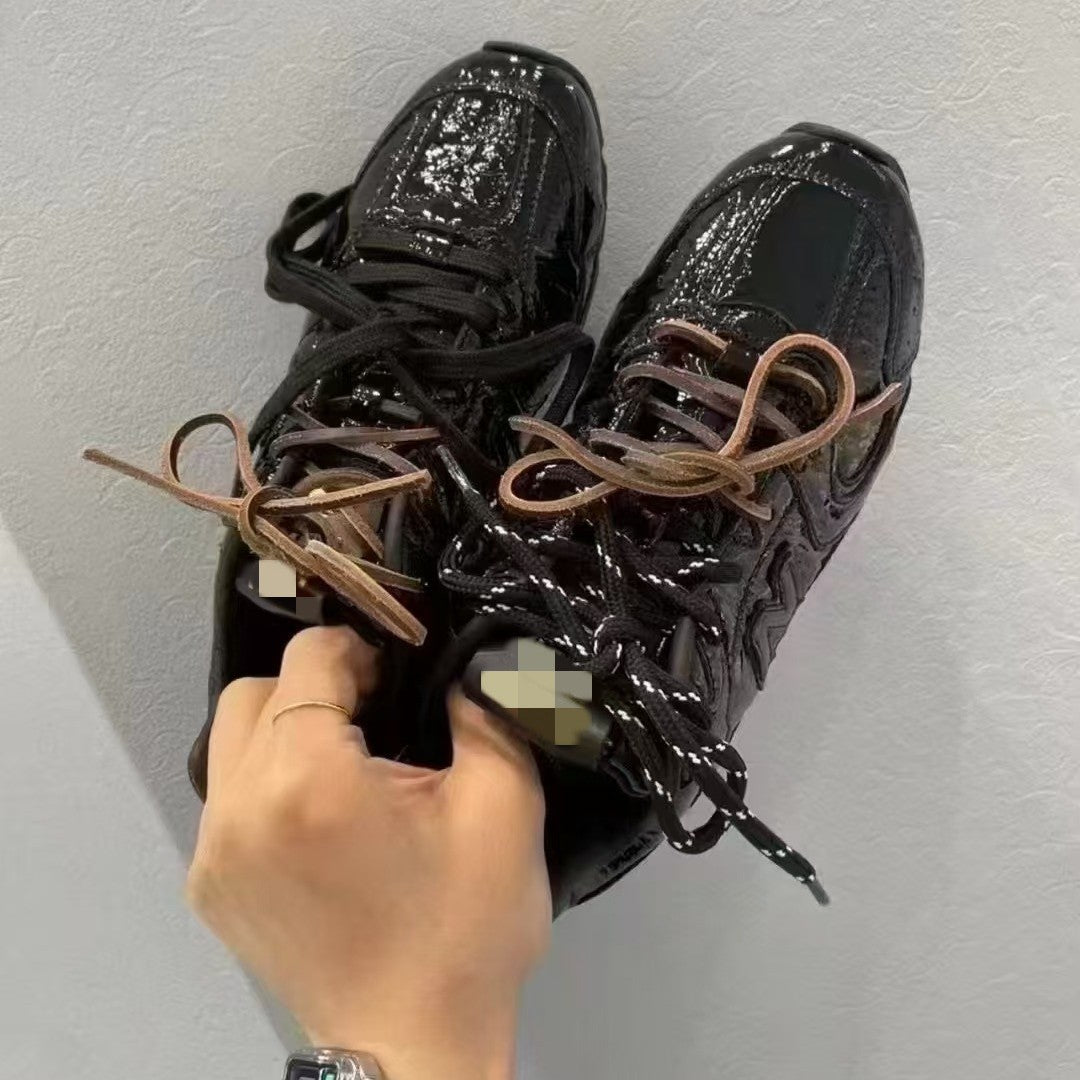 Women's Home Black Wrinkle Paint Simple Color Matching Sports Casual Shoes