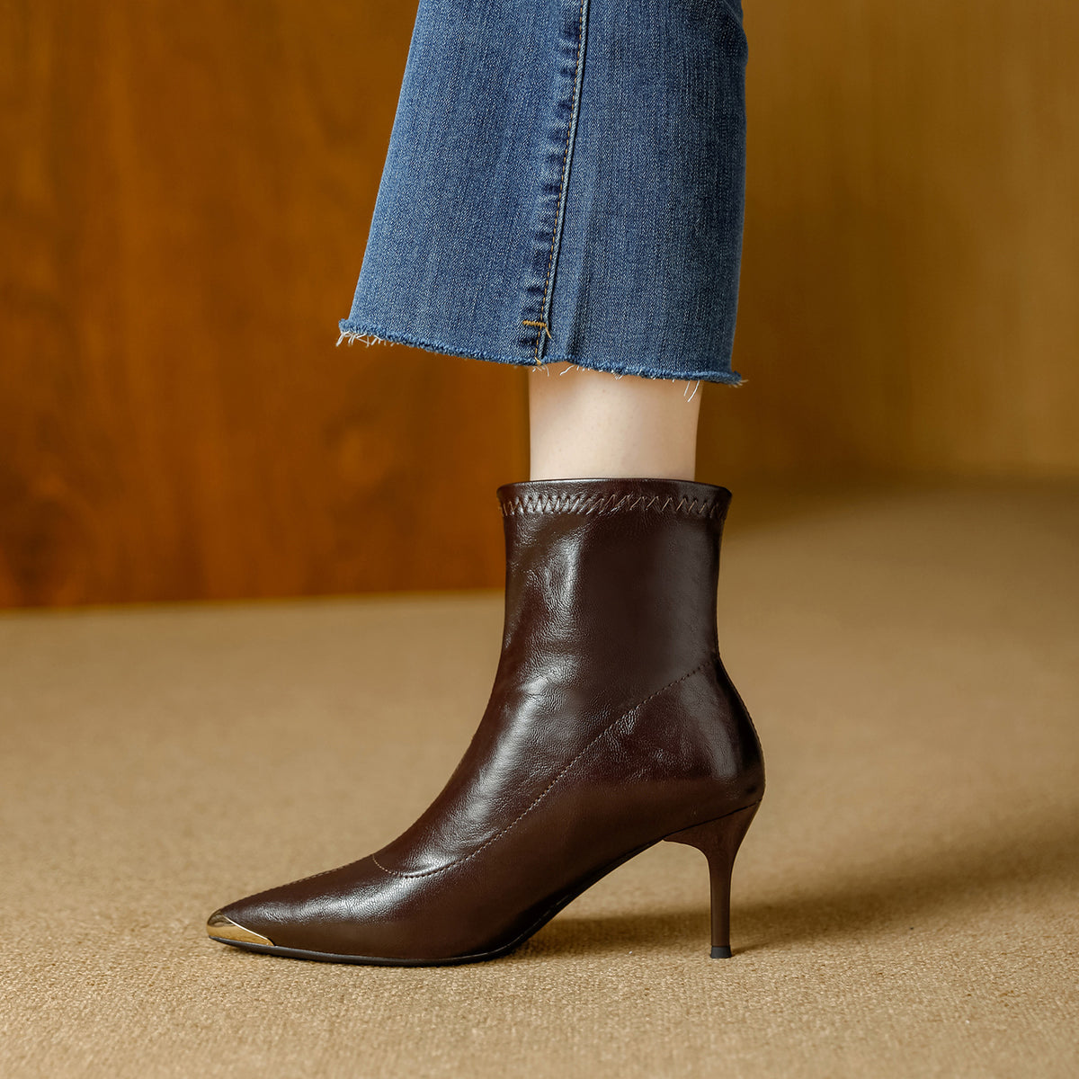 Women's High Short Temperament Wild Stiletto Metal Toe Cap Heels