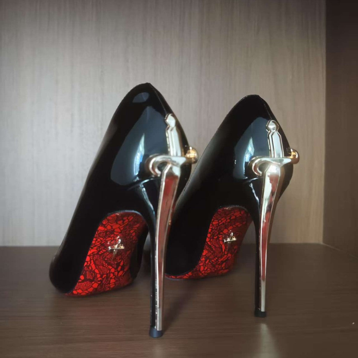 Women's Not Tired Feet Genuine Printed Red Bottom Pointed Dagger High-grade Women's Shoes