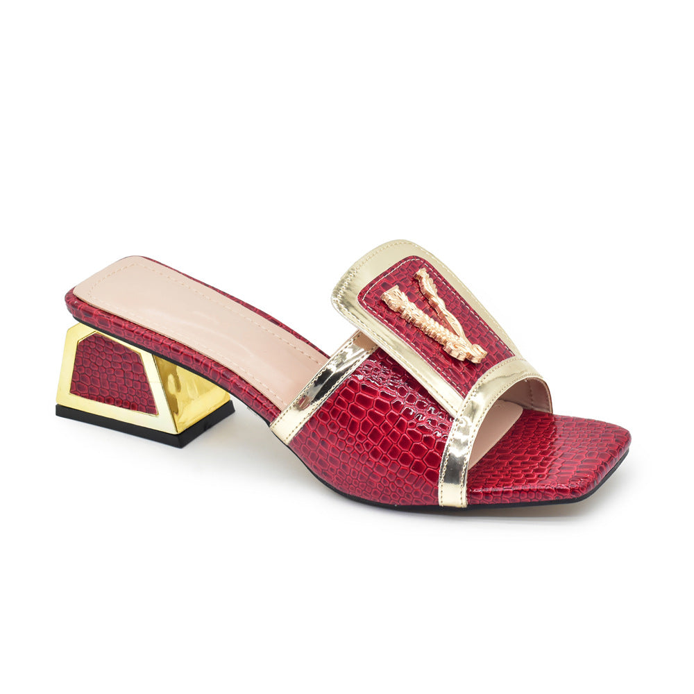 Diamond In The Debris Round Toe Sandals
