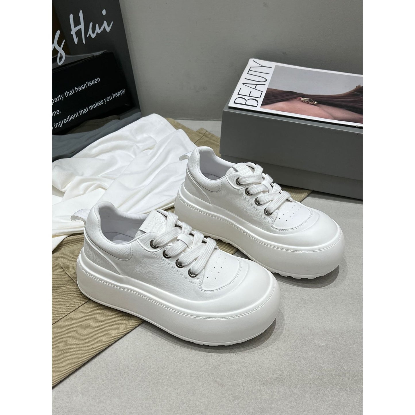 Women's Simple Thick Bottom Height Increasing Bread Breathable Sports Casual Shoes