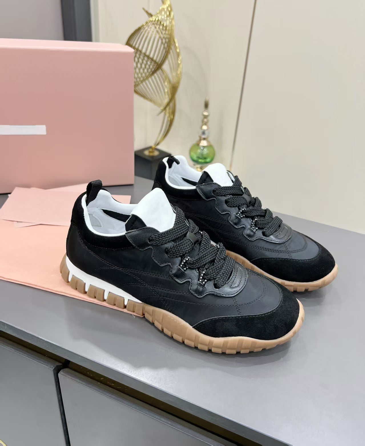 Women's & Men's Round Toe Tire Pattern Fashionable Retro Sports Casual Shoes