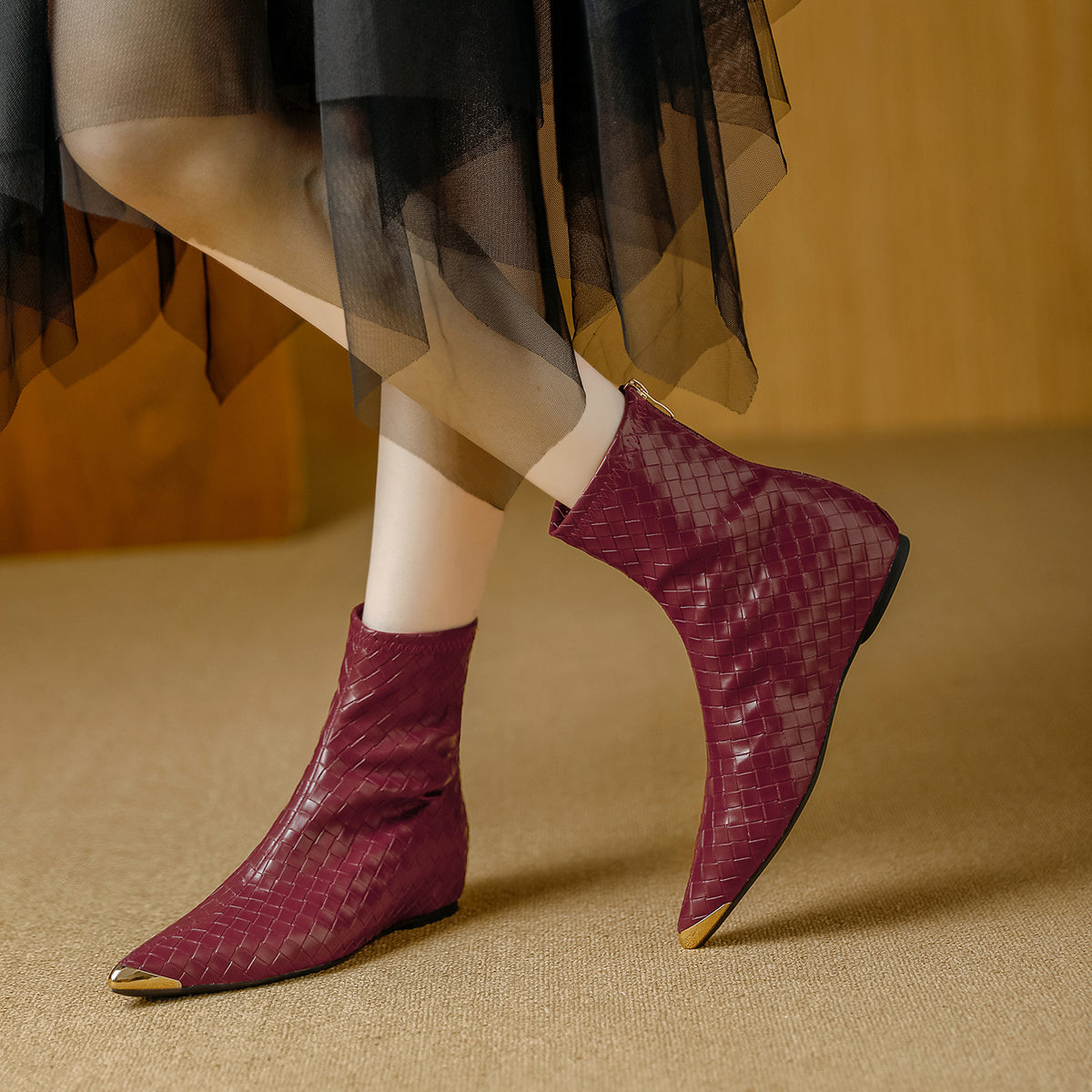 Women's Inner Height Increasing Elegant Pointed Woven Women's Leather Boots
